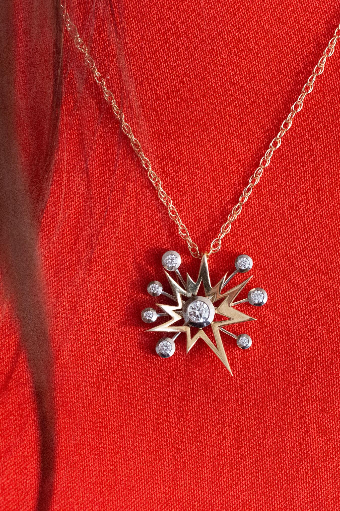 Taille brillant Collier moderne en or blanc et jaune 18 carats avec diamants - Minimaliste et élégant en vente