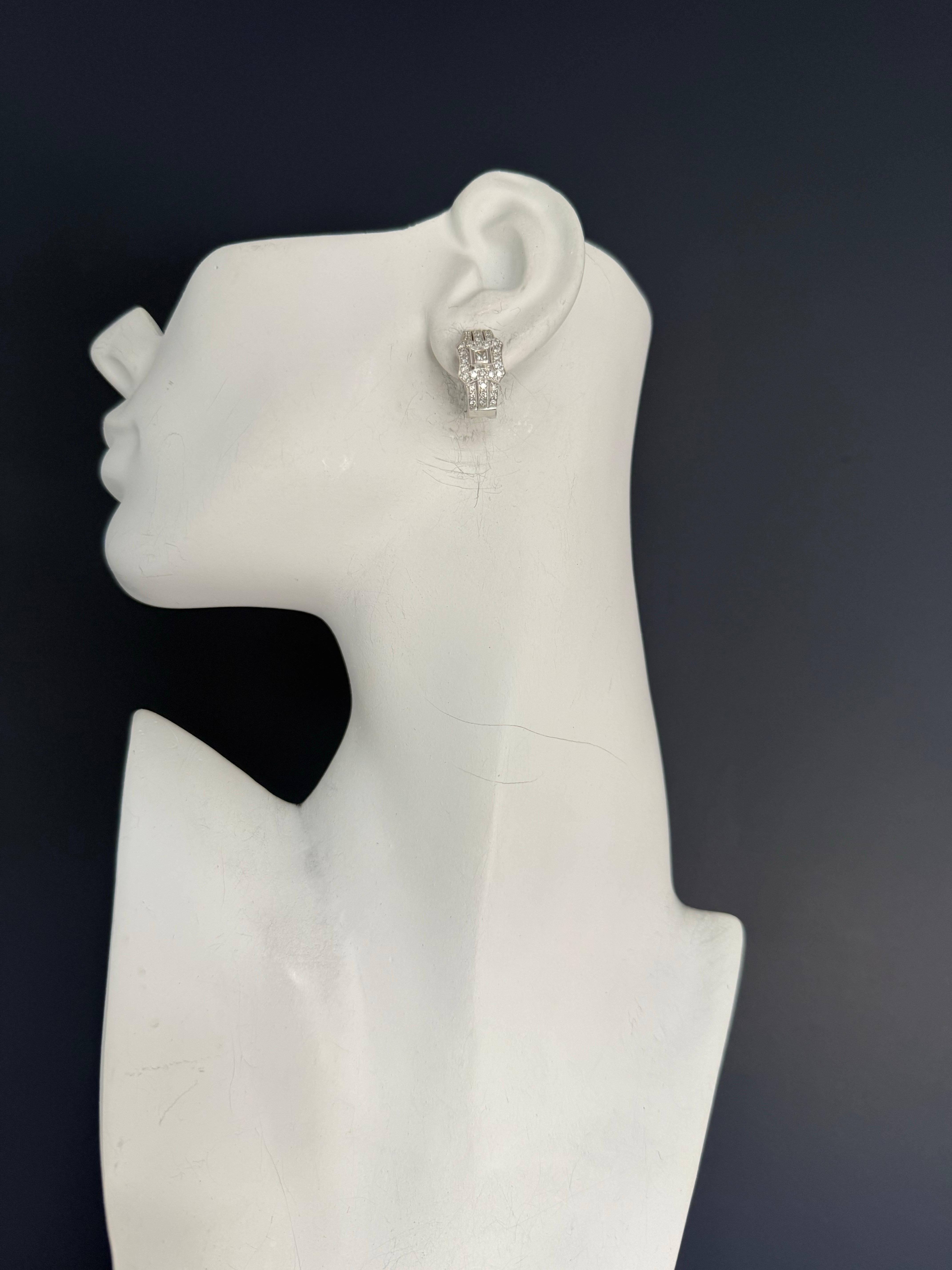 Moderne 18K Weißgold 1,25 Karat natürliche farblose Diamanten Clip-Ohrringe im Angebot 3