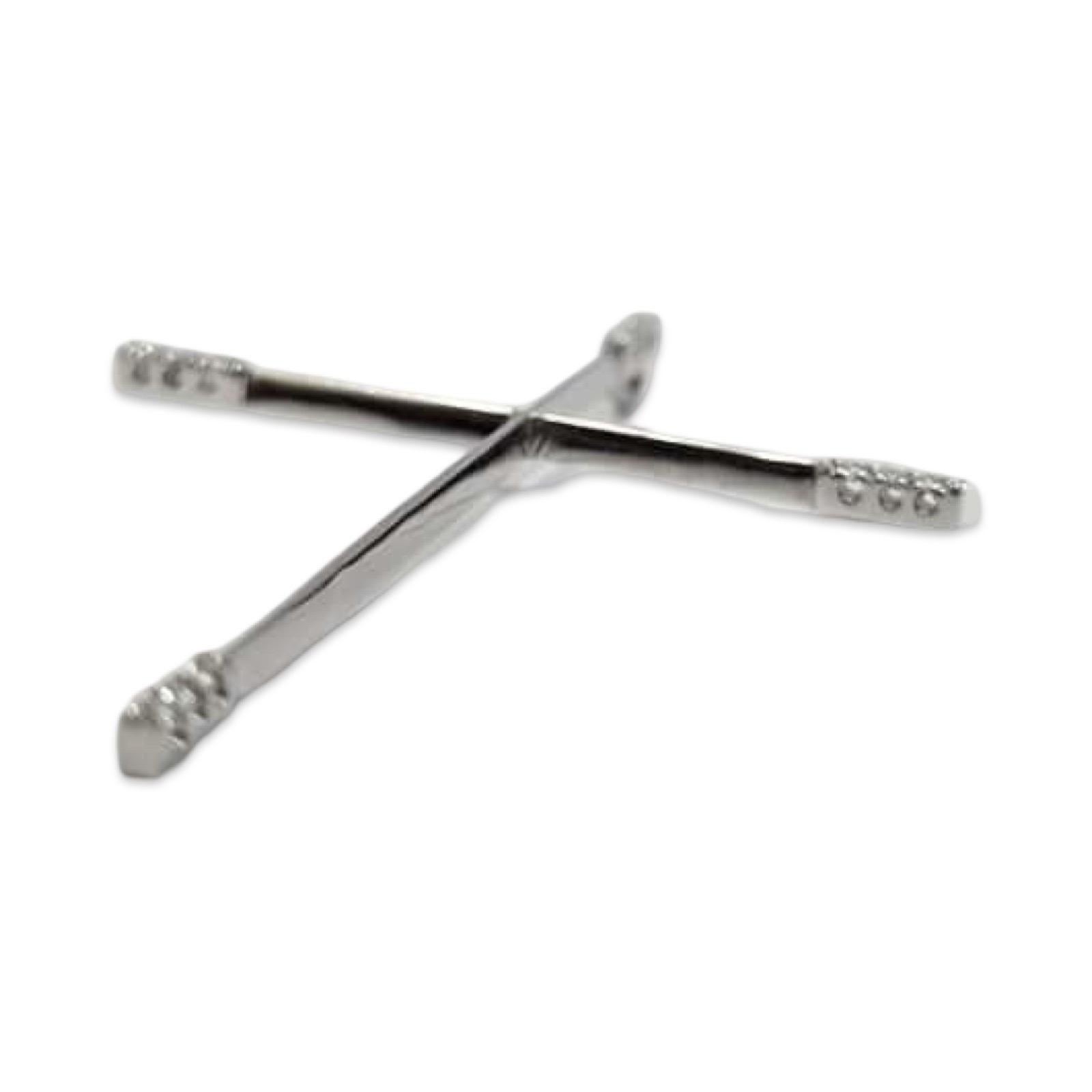 Taille ronde Pendentif croix moderne en or blanc 18K avec diamant - 0.15ct Minimalist Design en vente