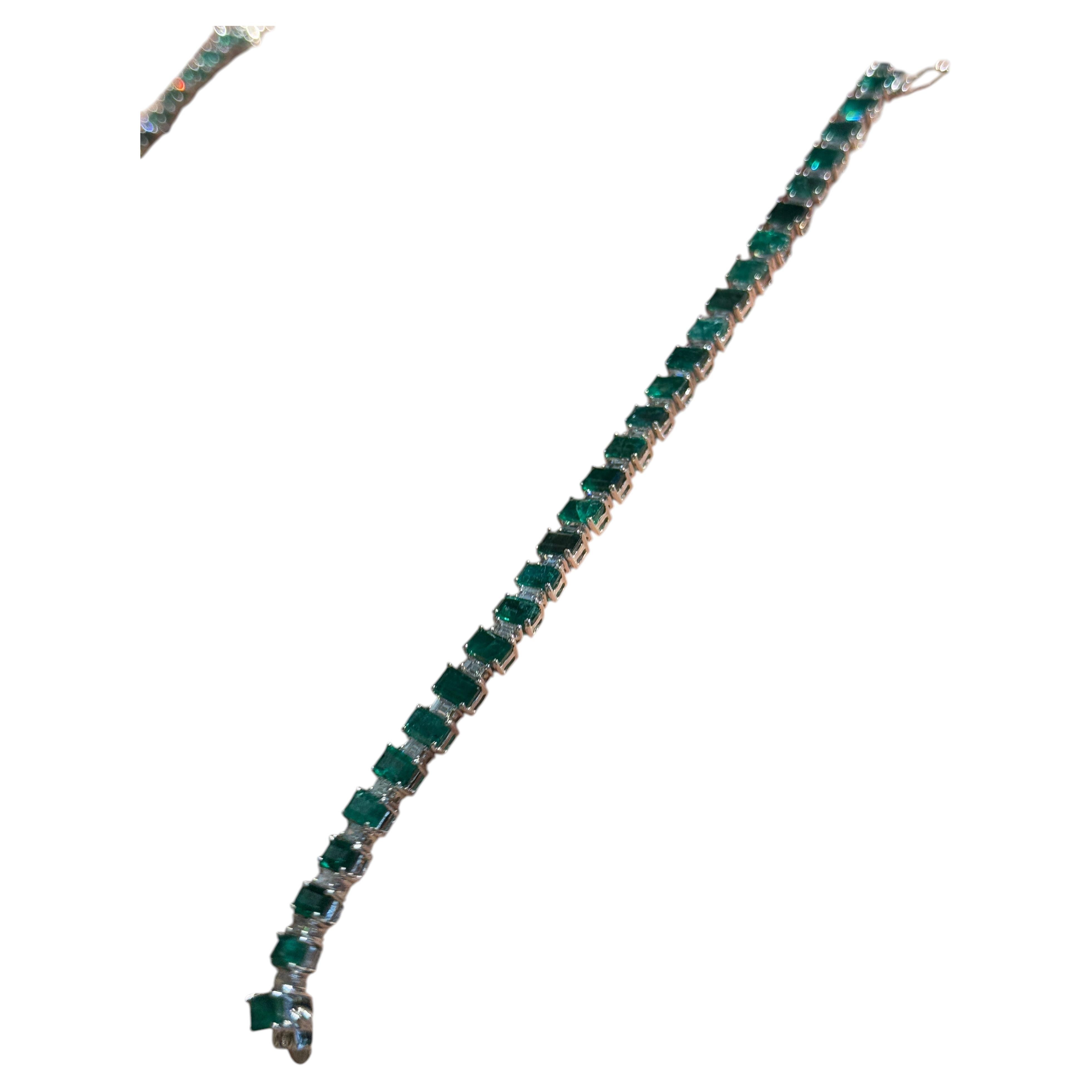 Modern 18K White Gold Emerald and Diamond Tennis Bracelet