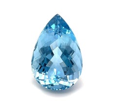 Modern 18k white gold necklace with a pear-cut aquamarine and round diamond