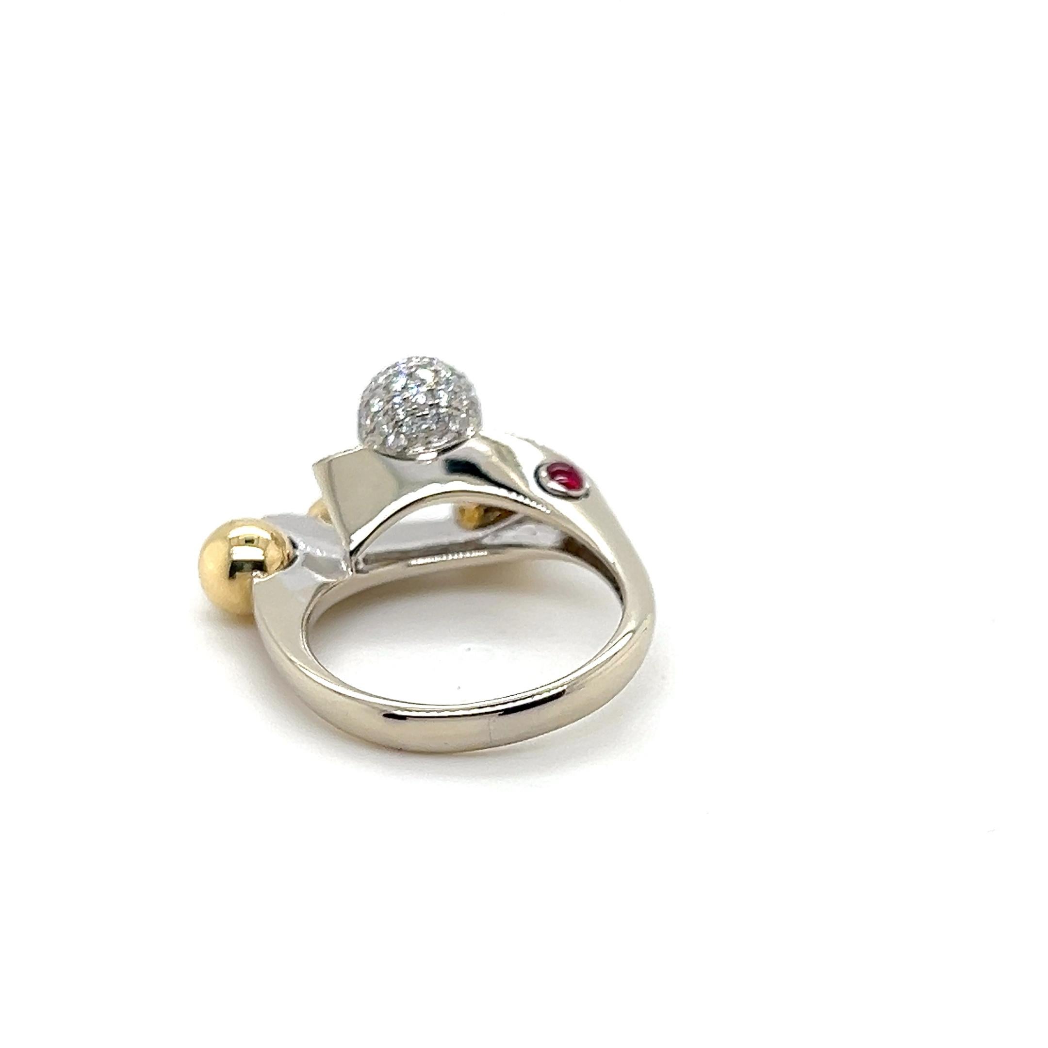 Anello moderno con diamante a forma libera in oro giallo e bianco 18 carati in vendita 4