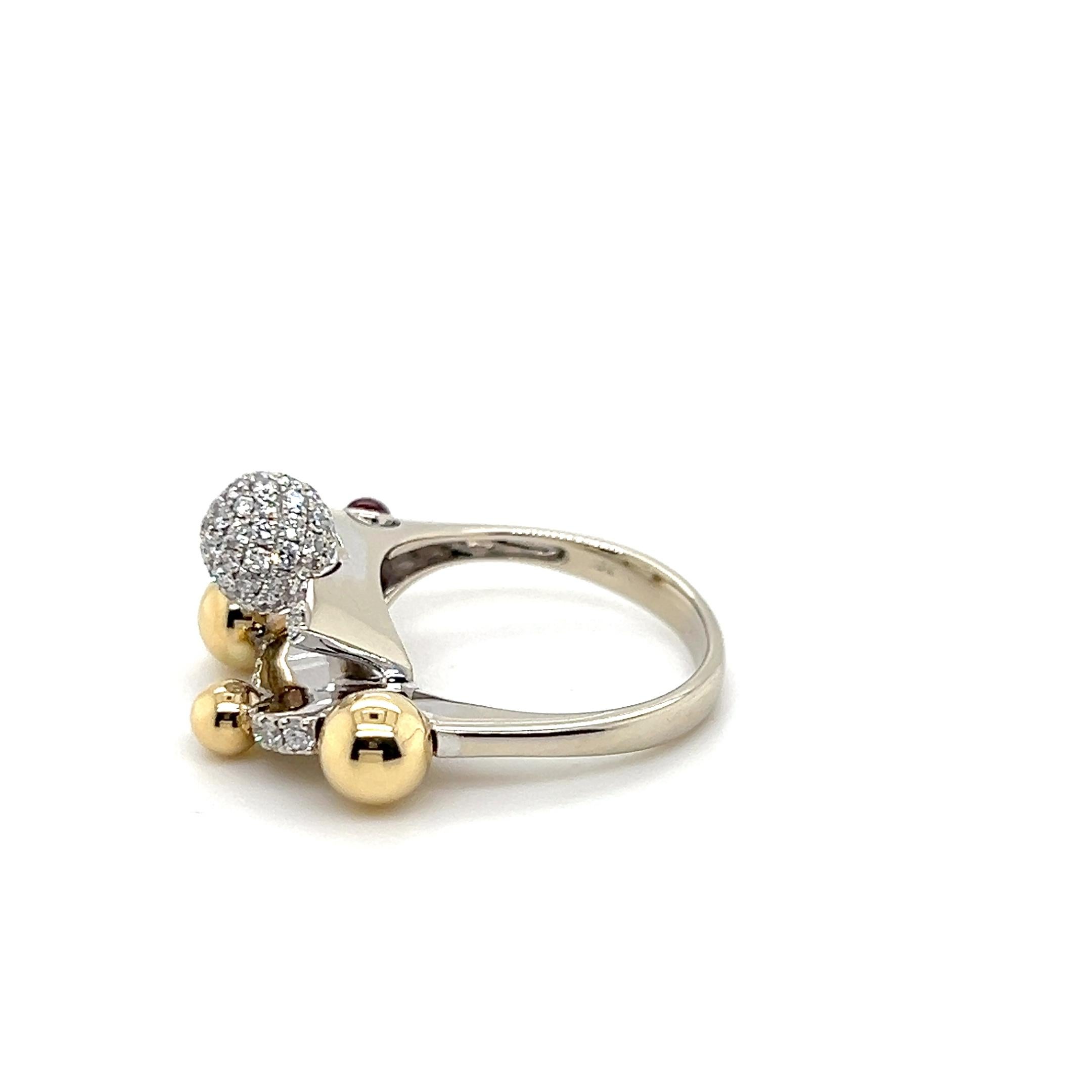 Anello moderno con diamante a forma libera in oro giallo e bianco 18 carati in vendita 2