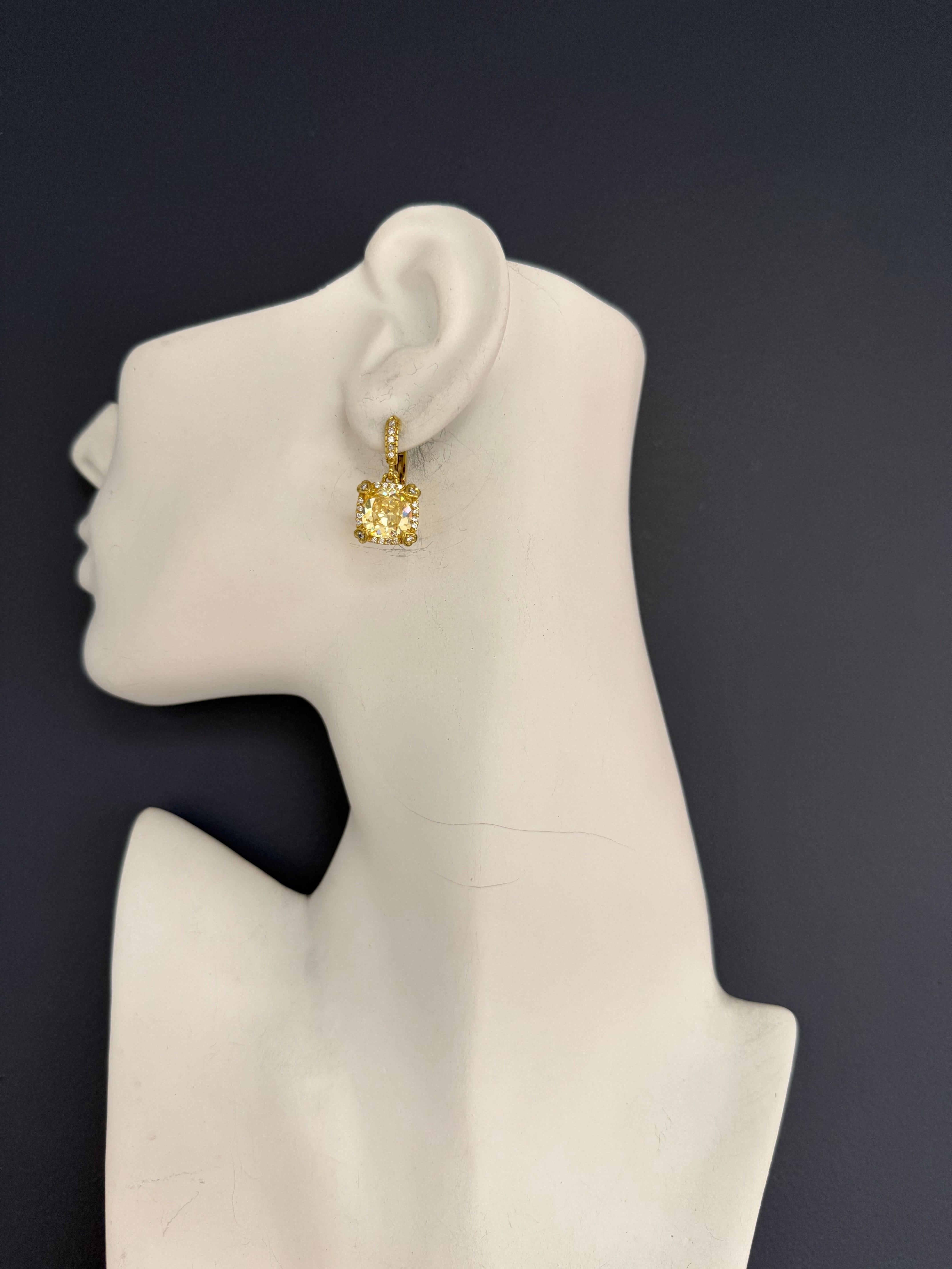 Moderne 18K Gelbgold 0,5 Karat Naturdiamant & kanarische CZ Tropfenohrringe Damen im Angebot
