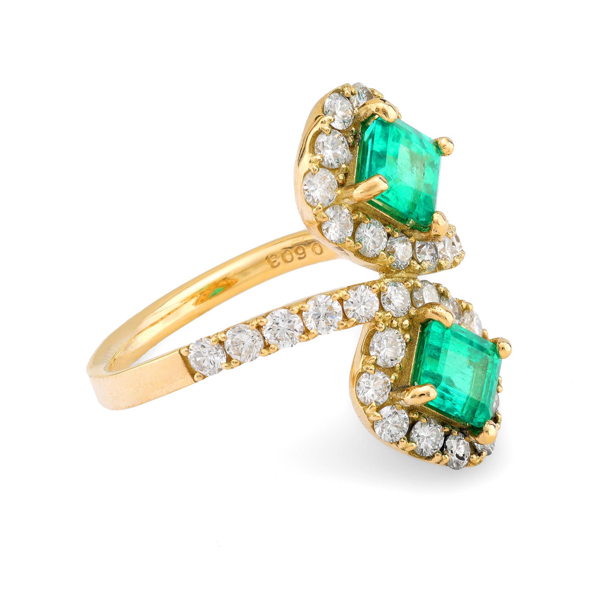 Moderner Ring aus 18 Karat Gelbgold mit 1,12 Karat Smaragd und Diamant toi et moi Pave (Smaragdschliff)
