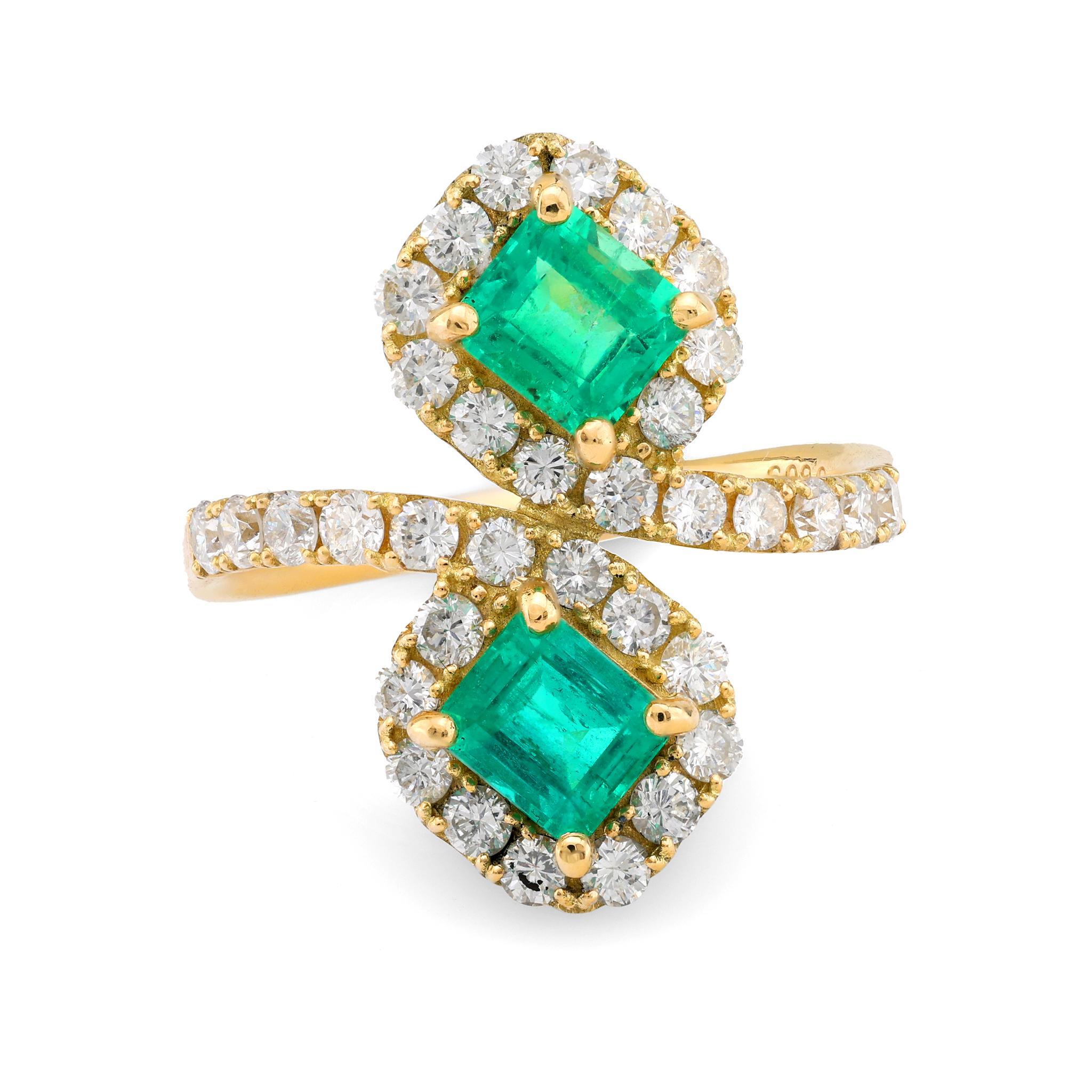 Moderner Ring aus 18 Karat Gelbgold mit 1,12 Karat Smaragd und Diamant toi et moi Pave