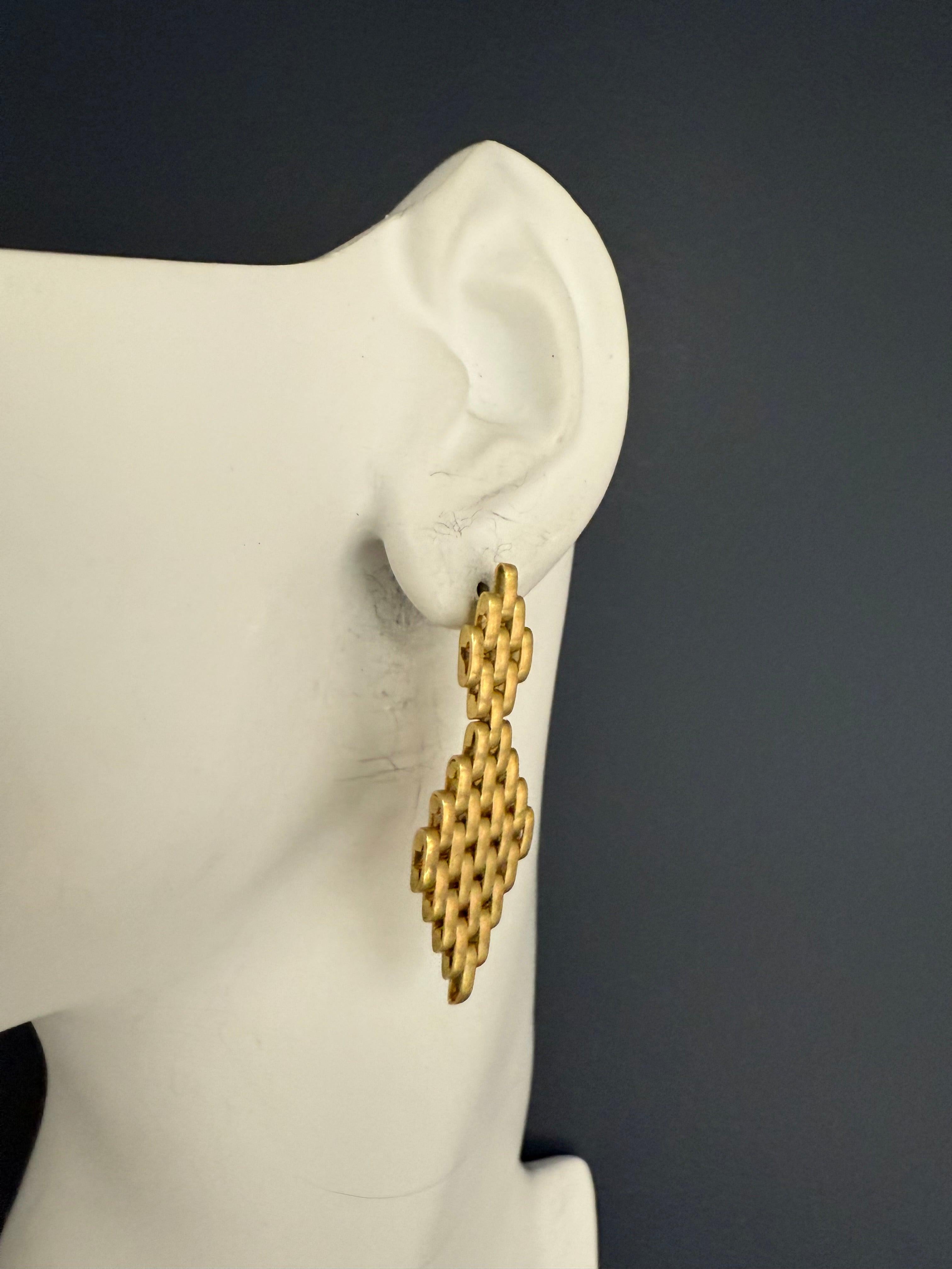 Moderne 18K Gelbgold 2-Zoll Drop Statement Ohrringe Made in Italy im Zustand „Gut“ im Angebot in Los Angeles, CA