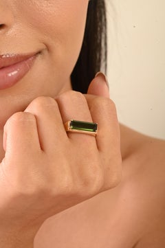 Modern 18K Yellow Gold 2.19 Ct Baguette-Cut Green Tourmaline Statement Ring