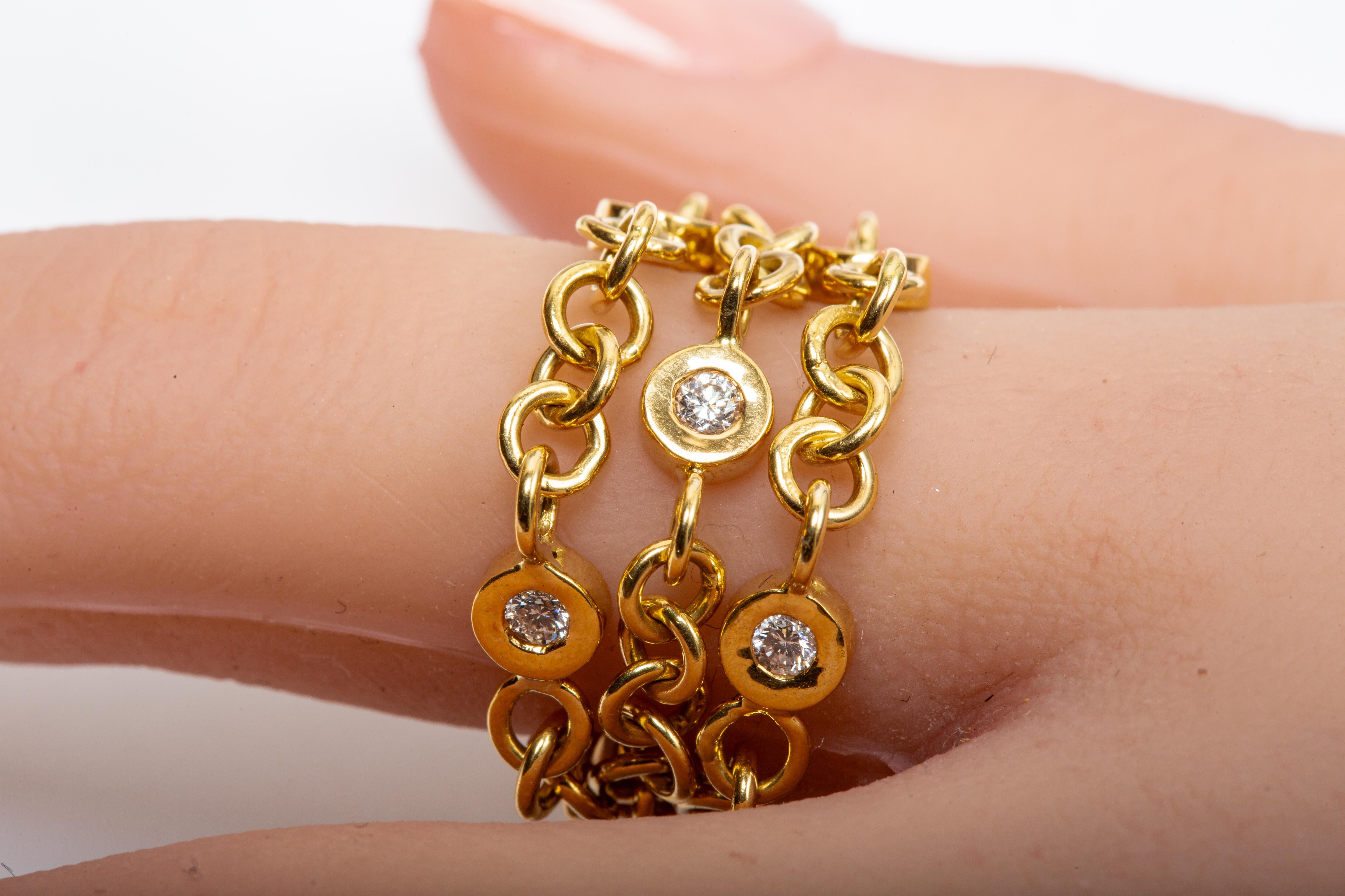 Taglio brillante Anello moderno con diamante a catena in oro giallo 18k in vendita
