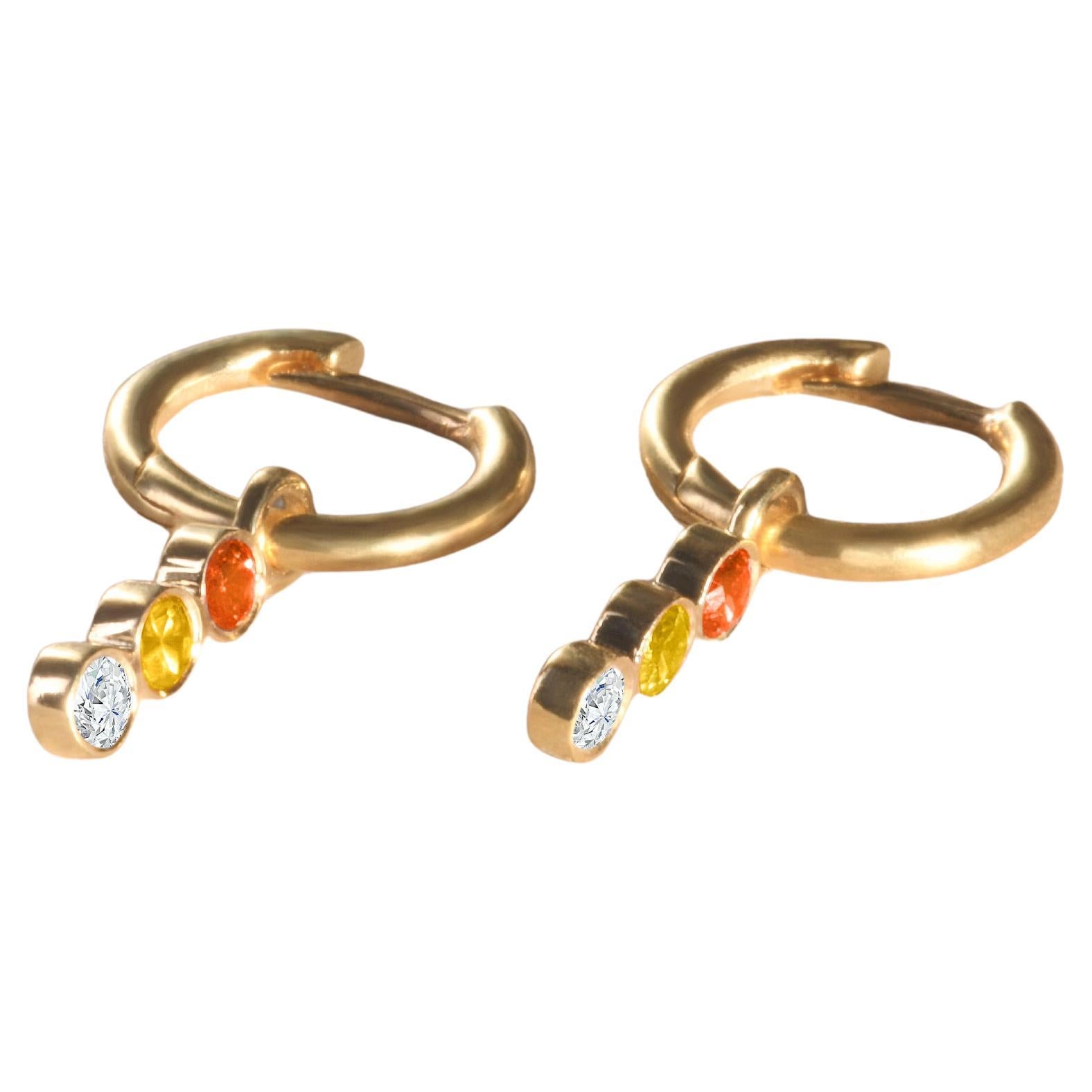 Orecchini moderni in oro giallo 18k con due Citrini rotondi e un diamante rotondo