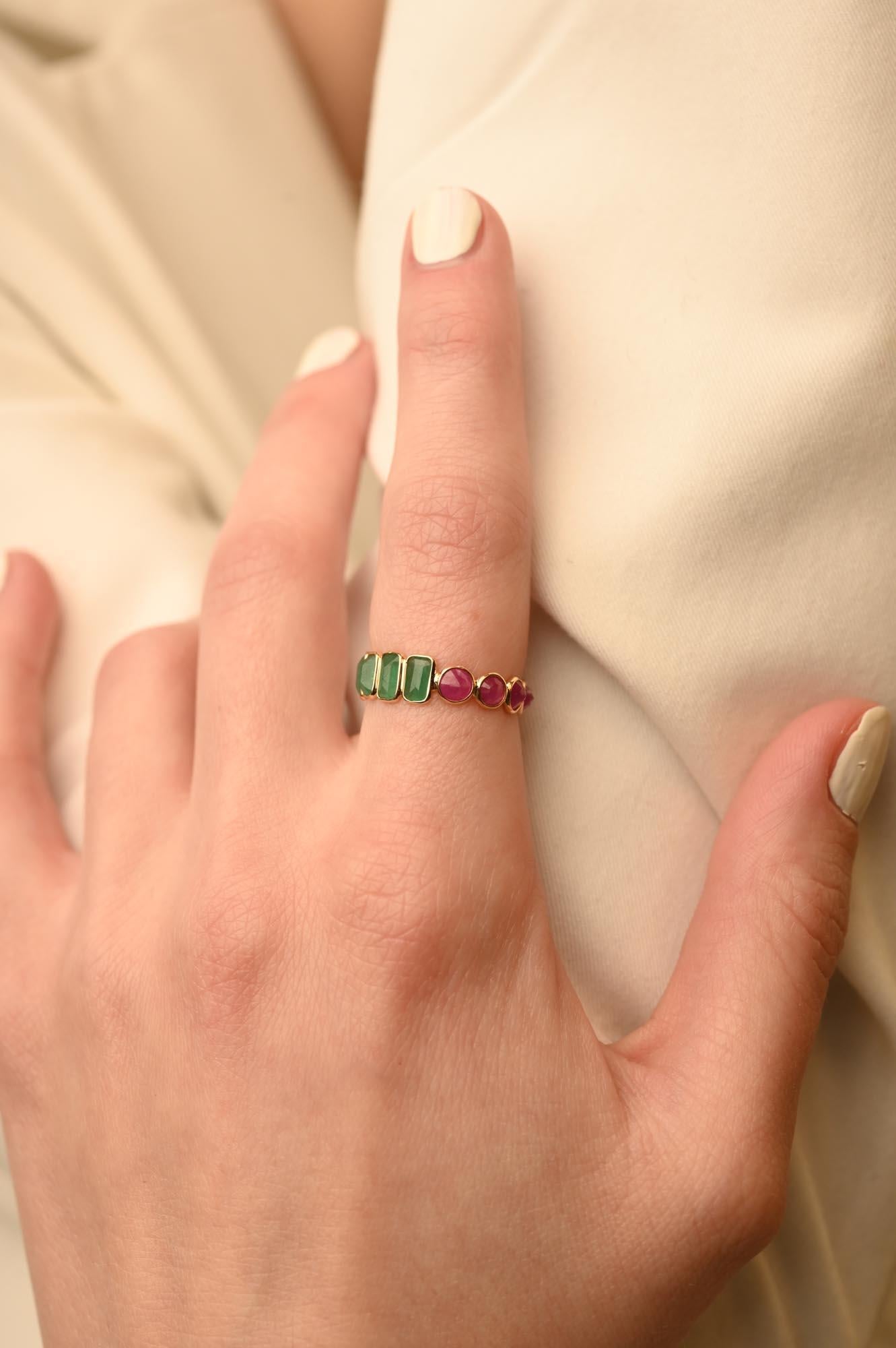 For Sale:  Modern 18k Yellow Gold Emerald Ruby Reversible Band Ring 10
