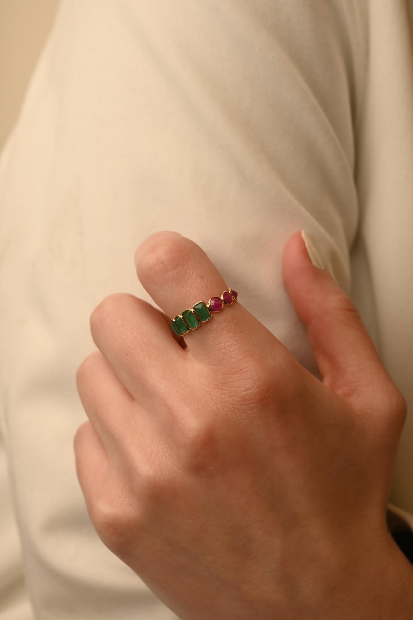 For Sale:  Modern 18k Yellow Gold Emerald Ruby Reversible Band Ring 2