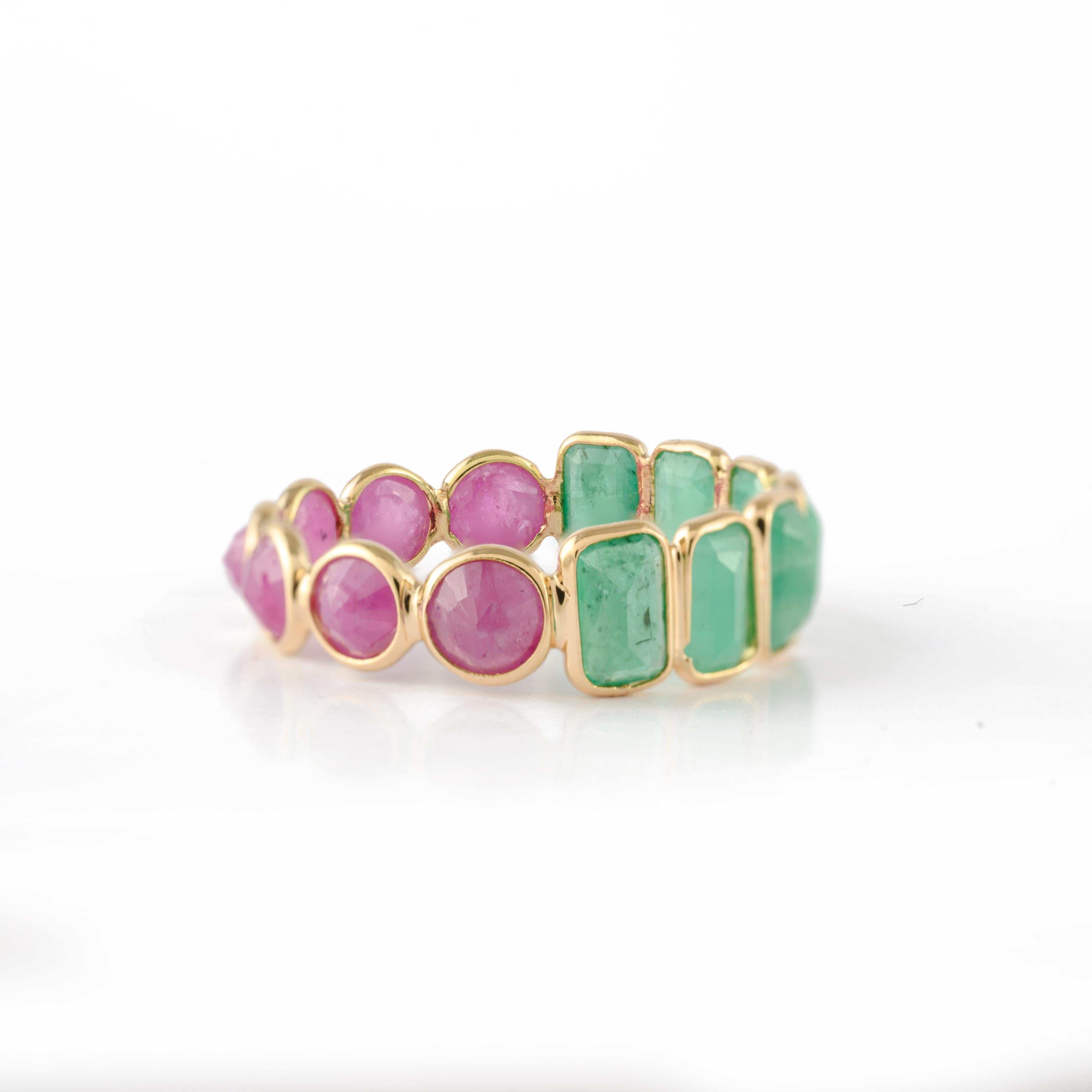 For Sale:  Modern 18k Yellow Gold Emerald Ruby Reversible Band Ring 5