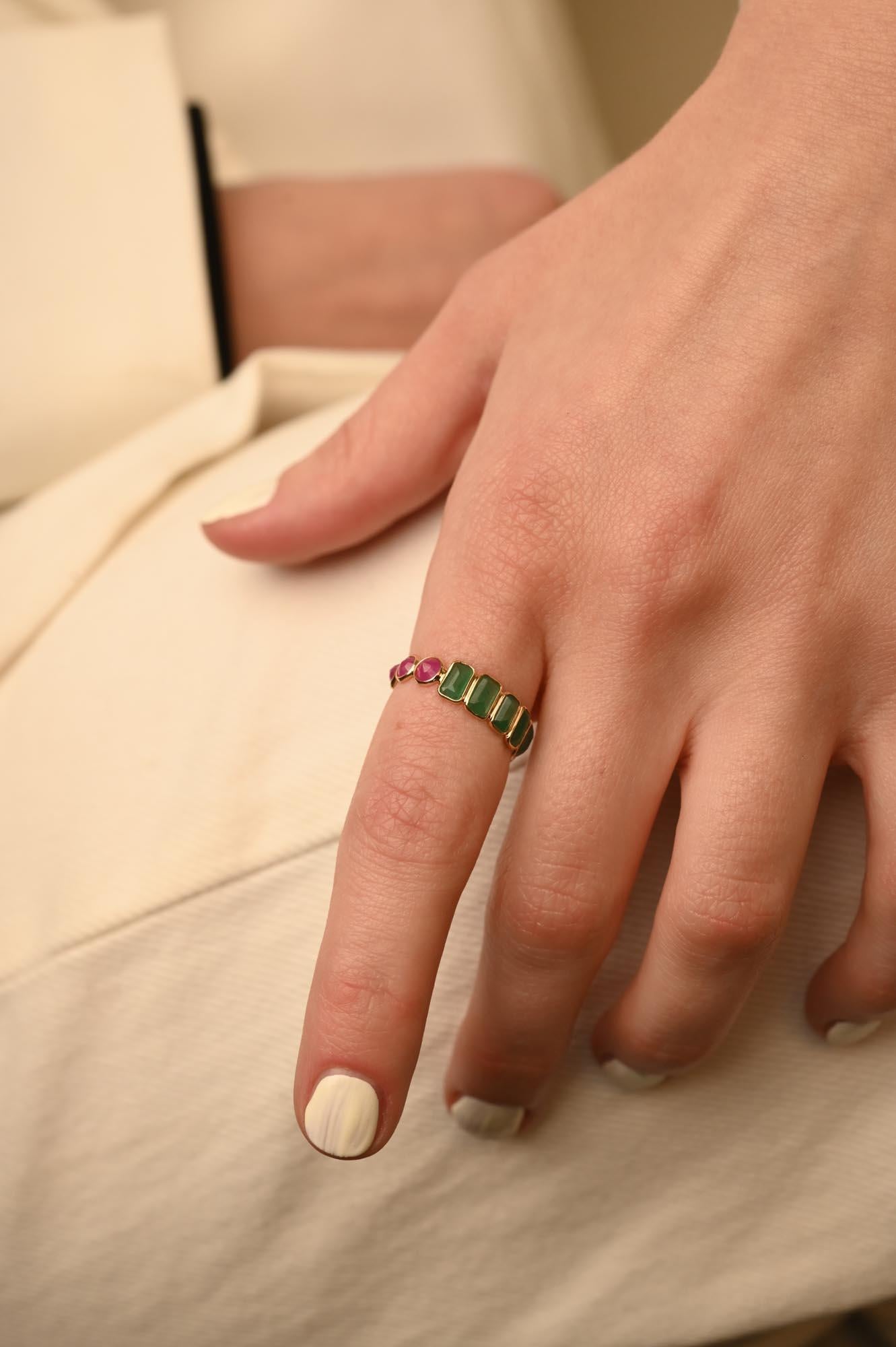 For Sale:  Modern 18k Yellow Gold Emerald Ruby Reversible Band Ring 6