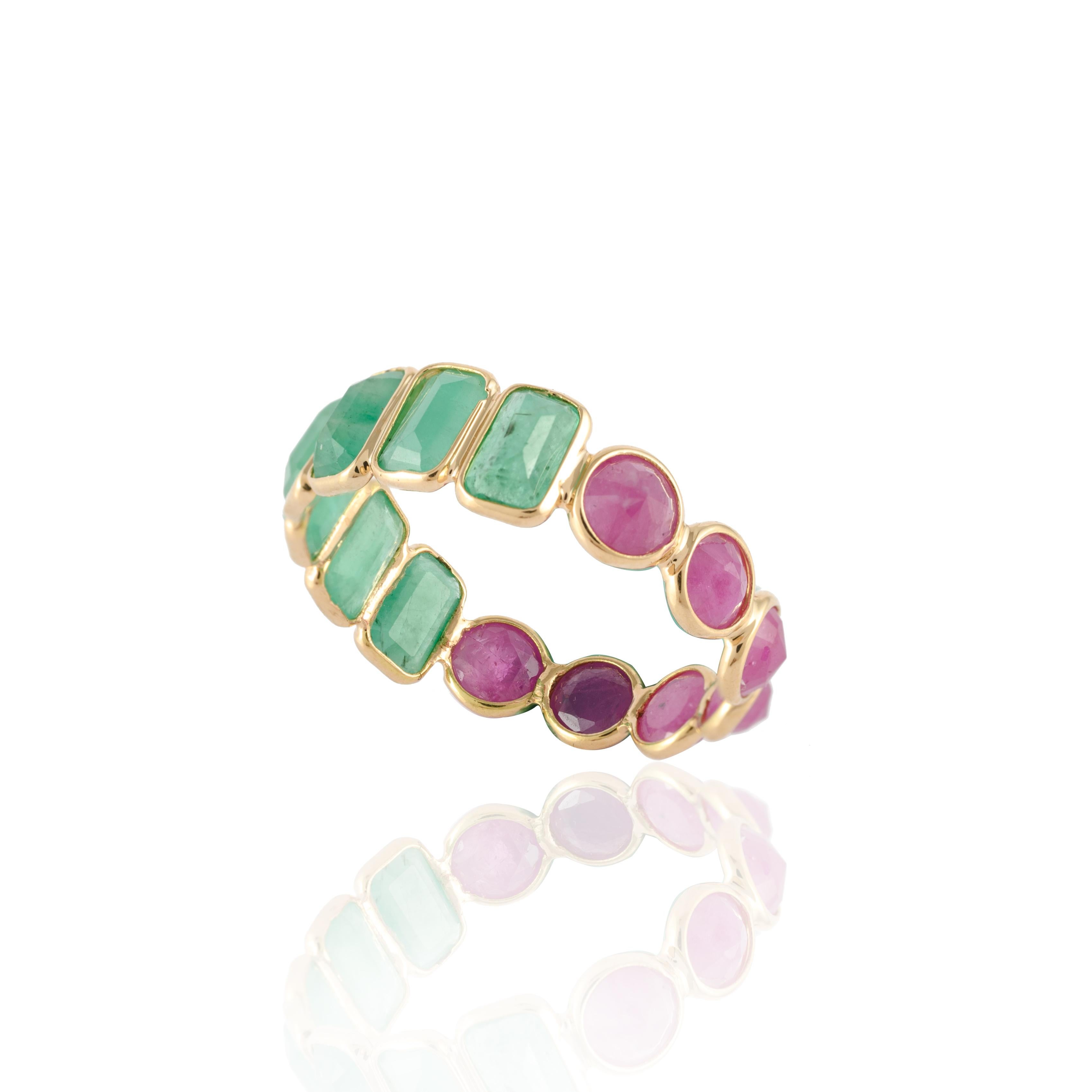 For Sale:  Modern 18k Yellow Gold Emerald Ruby Reversible Band Ring 9