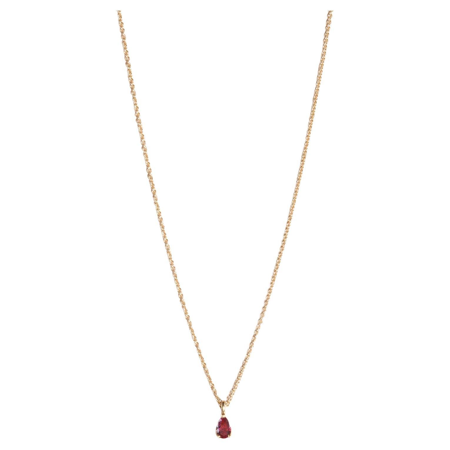 Collier moderne en or jaune 18 carats avec une tourmaline rose taillée en poire en vente