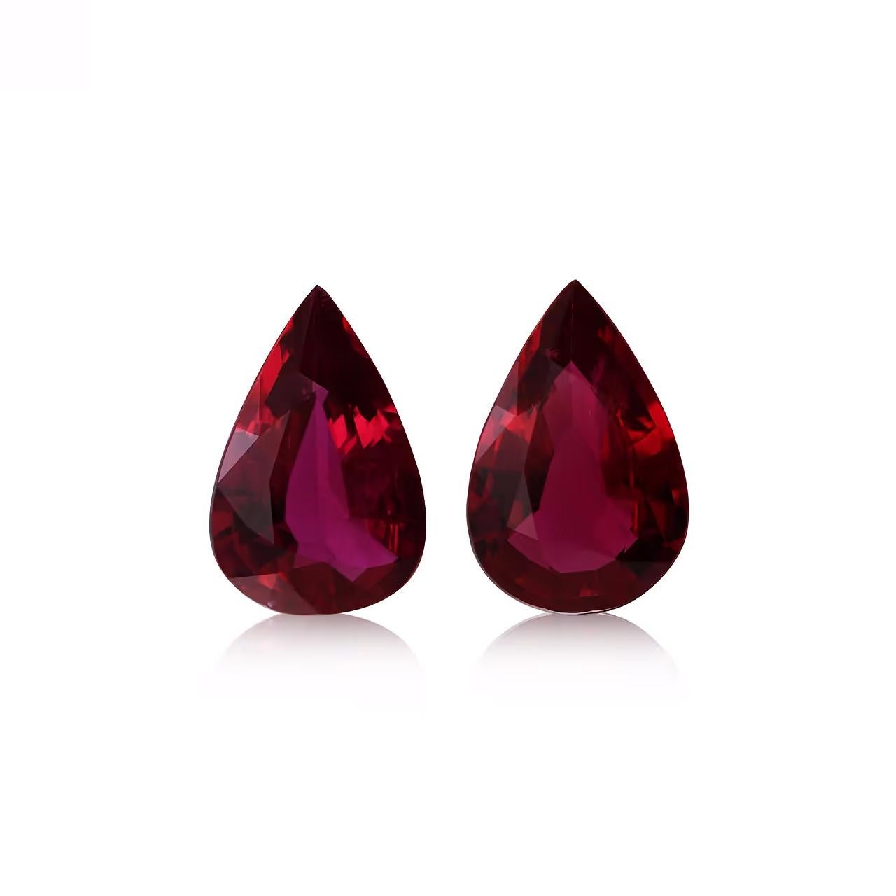 En vente :  Bague moderne en or jaune 18 carats avec un rubis taillé en poire et 3 diamants ronds 2