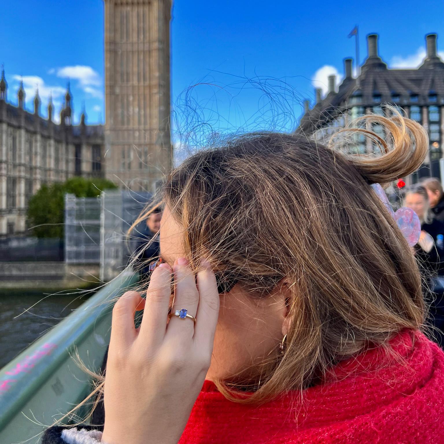 En vente :  Bague moderne en or jaune 18 carats avec un béryl de taille émeraude et un diamant 6