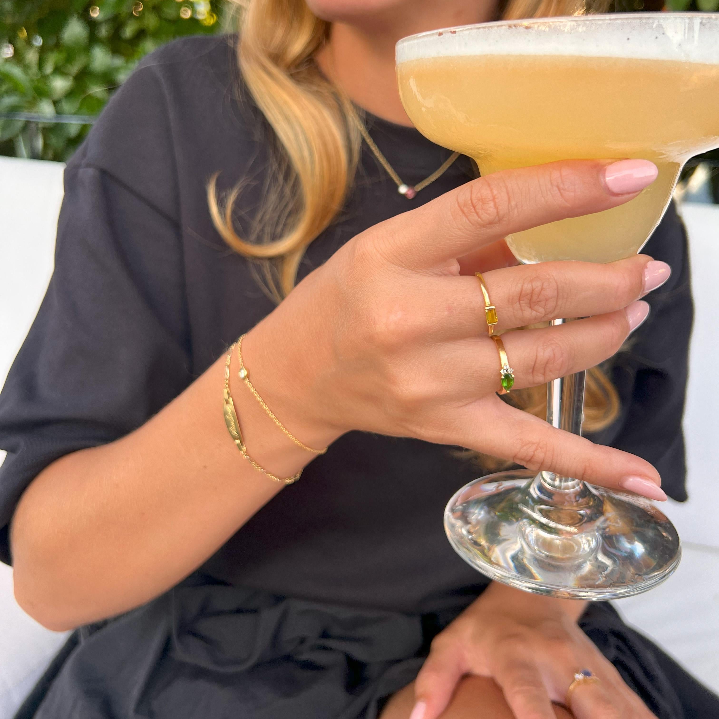 For Sale:  Modern 18k yellow gold ring with an emerald-cut Goldberyll 3