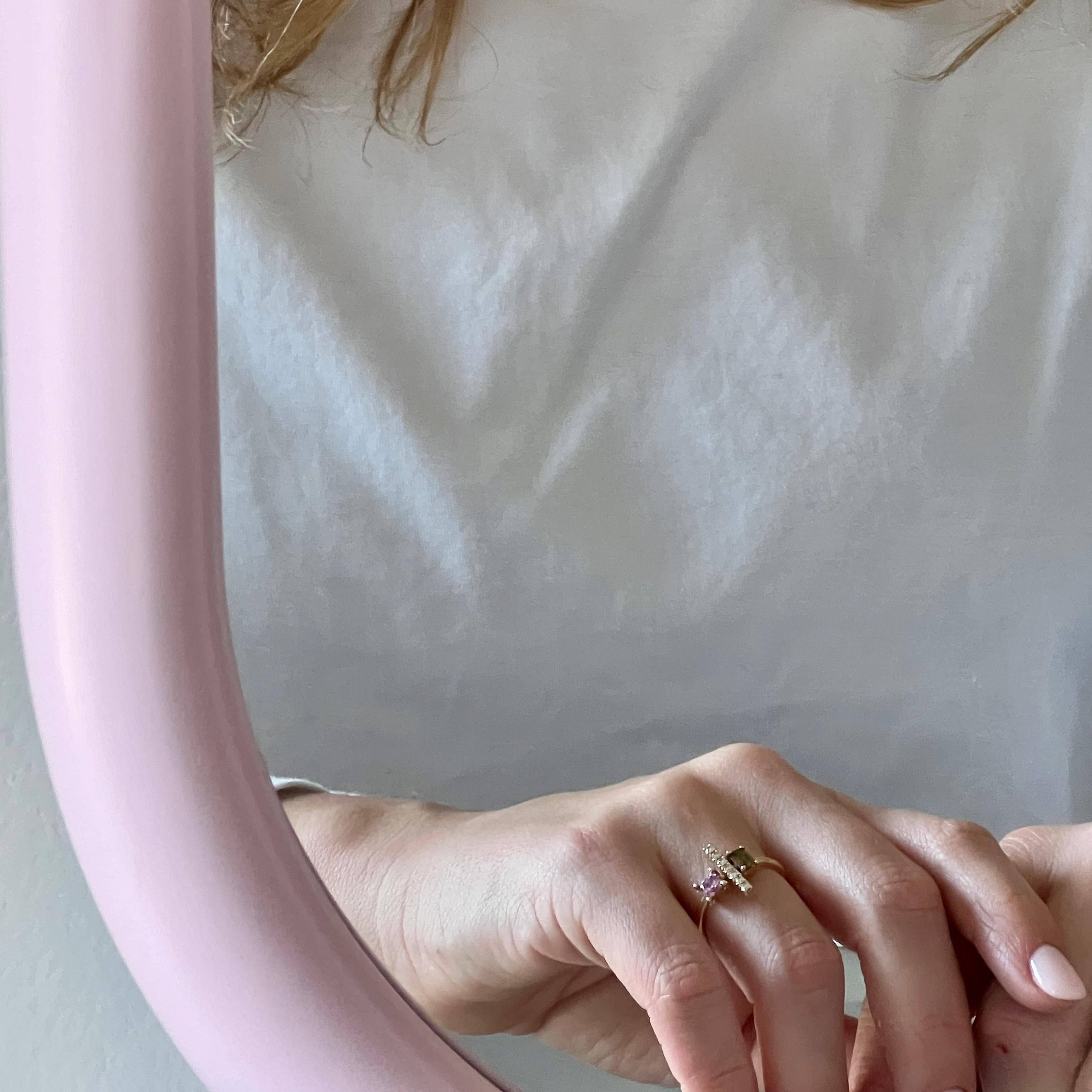 En vente :  Bague moderne en or jaune 18 carats avec rubis, tourmaline et diamants 6