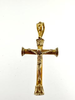 Modern 18kt Yellow Gold Italian Crucifix