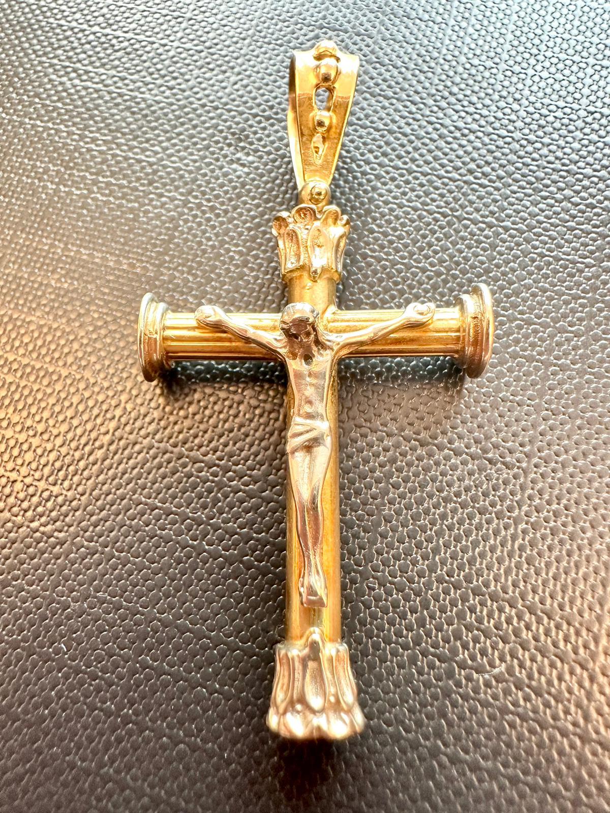 Modern 18kt Yellow Gold Italian Crucifix 1