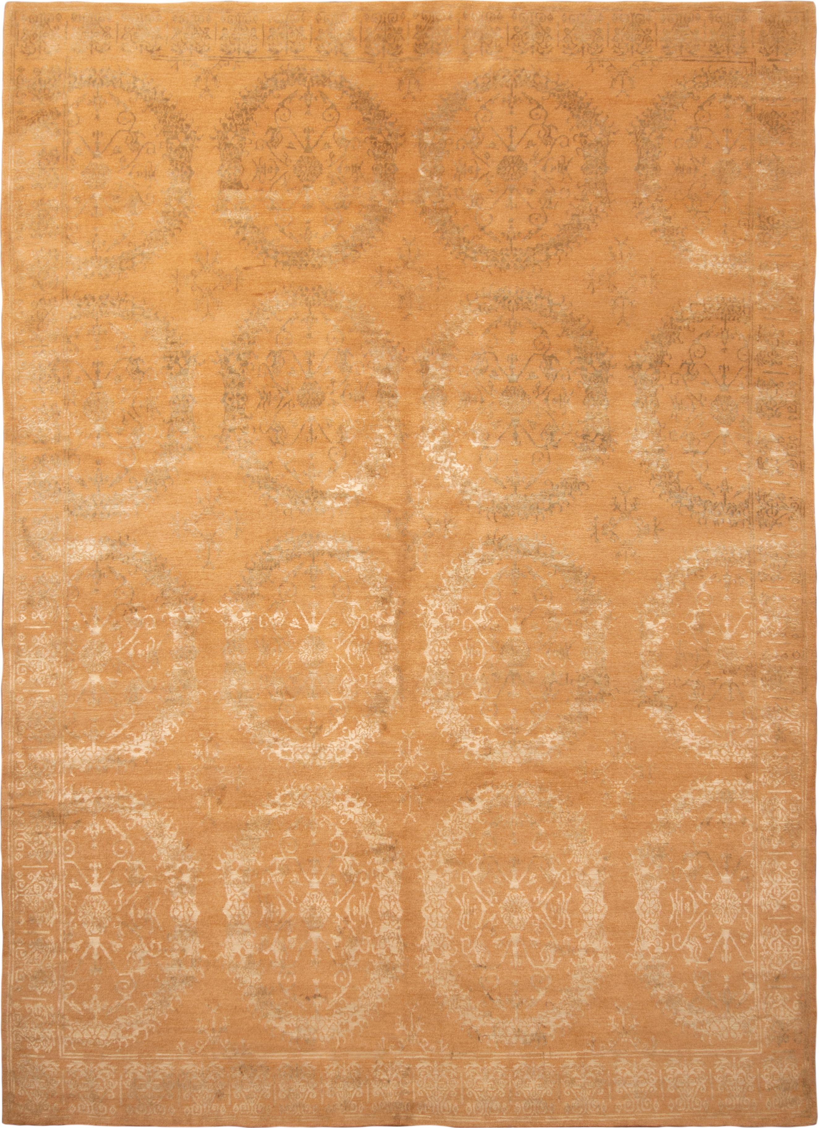 Inspired by an 18th century Spanish pattern, this modern wool and silk rug features a Catana design, characterized an uncommon combination of large scale repetition and unique border. Hand knotted in high quality wool and naturally shining silk, the