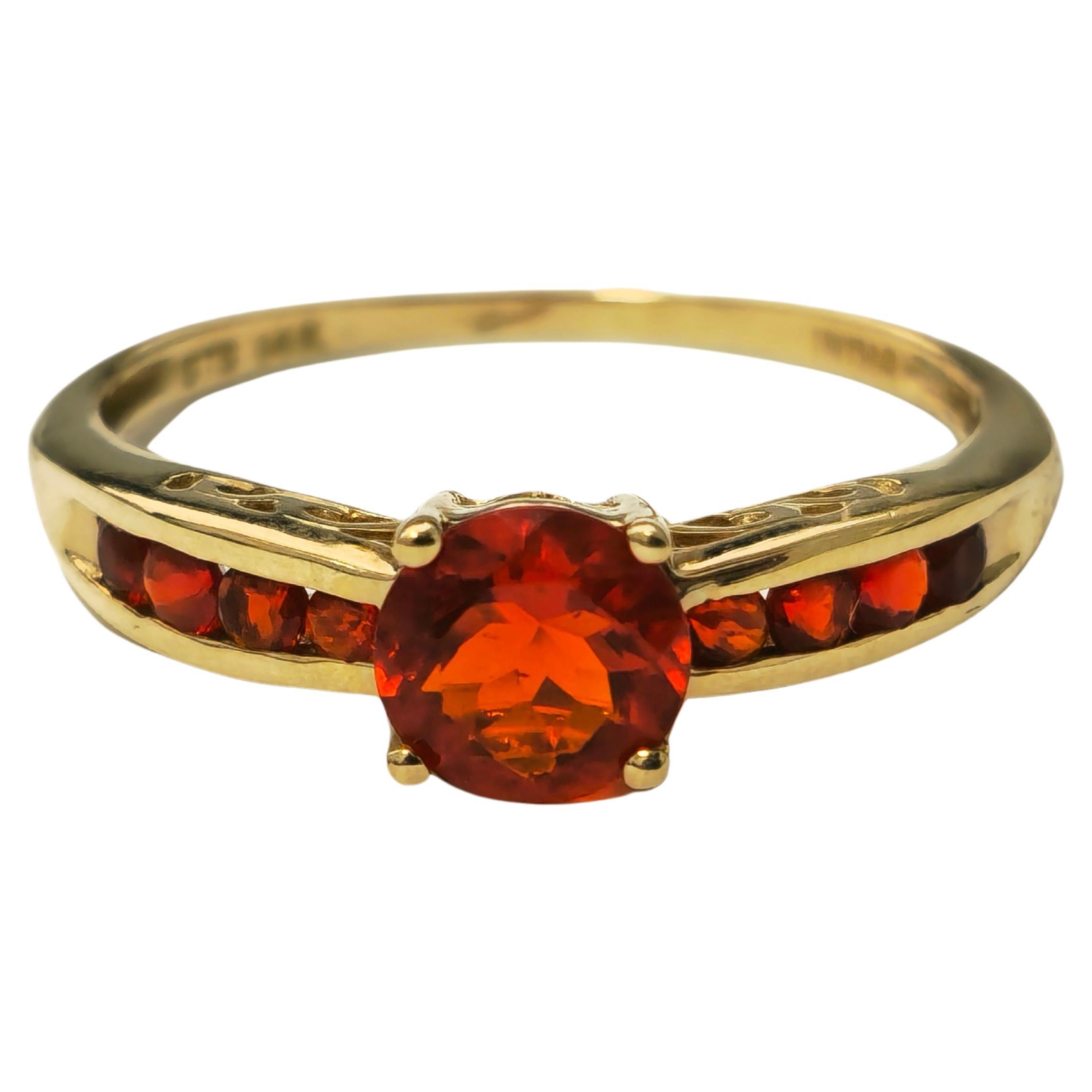 Modern 1.90 Carat Orange Sapphire in 14k Yellow Gold Ring 