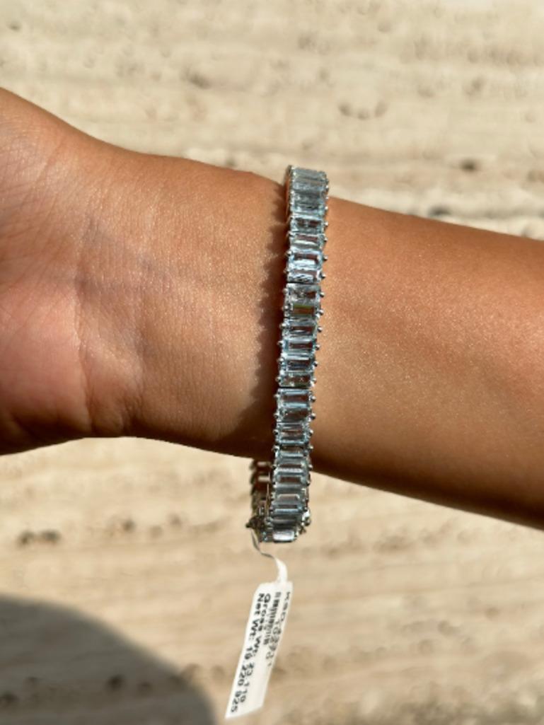 Taille baguette 19.45 CTW Aquamarine Tennis Bracelet for Mother Gift Made in Sterling Silver
