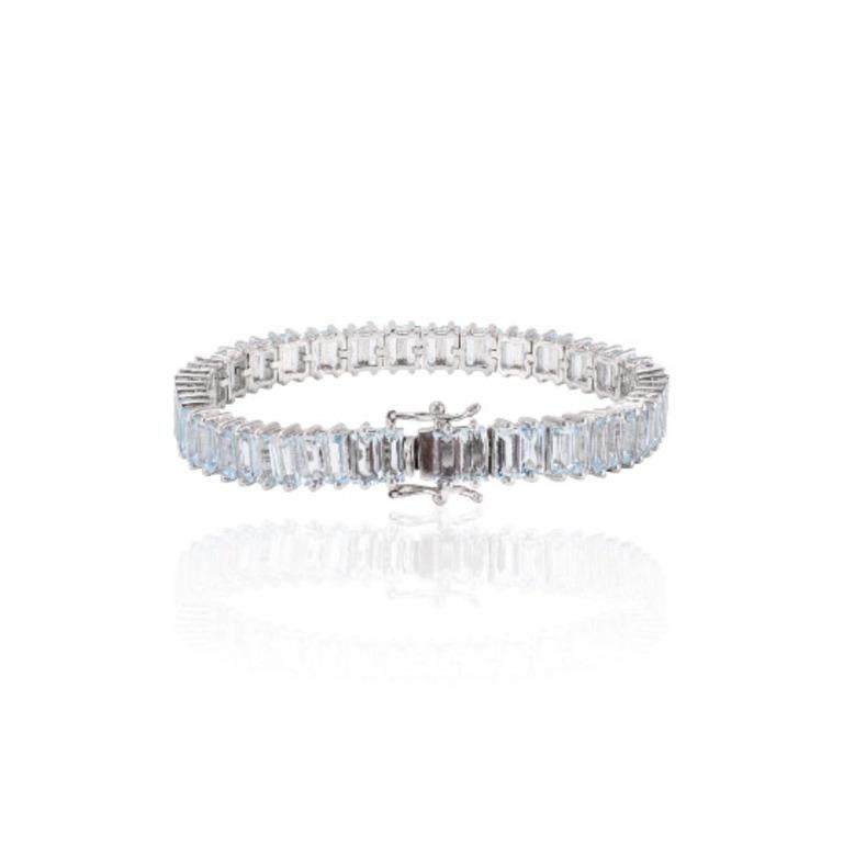 19.45 CTW Aquamarine Tennis Bracelet for Mother Gift Made in Sterling Silver Neuf à New York, NY