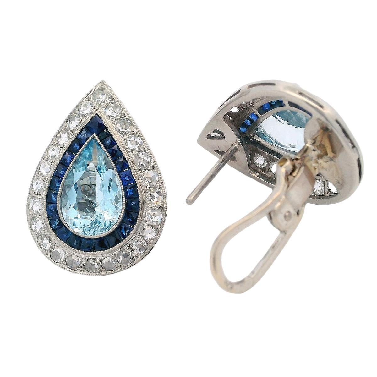 Orecchini moderni 1970 in platino con acquamarine, diamanti e zaffiri In condizioni ottime in vendita a Aventura, FL