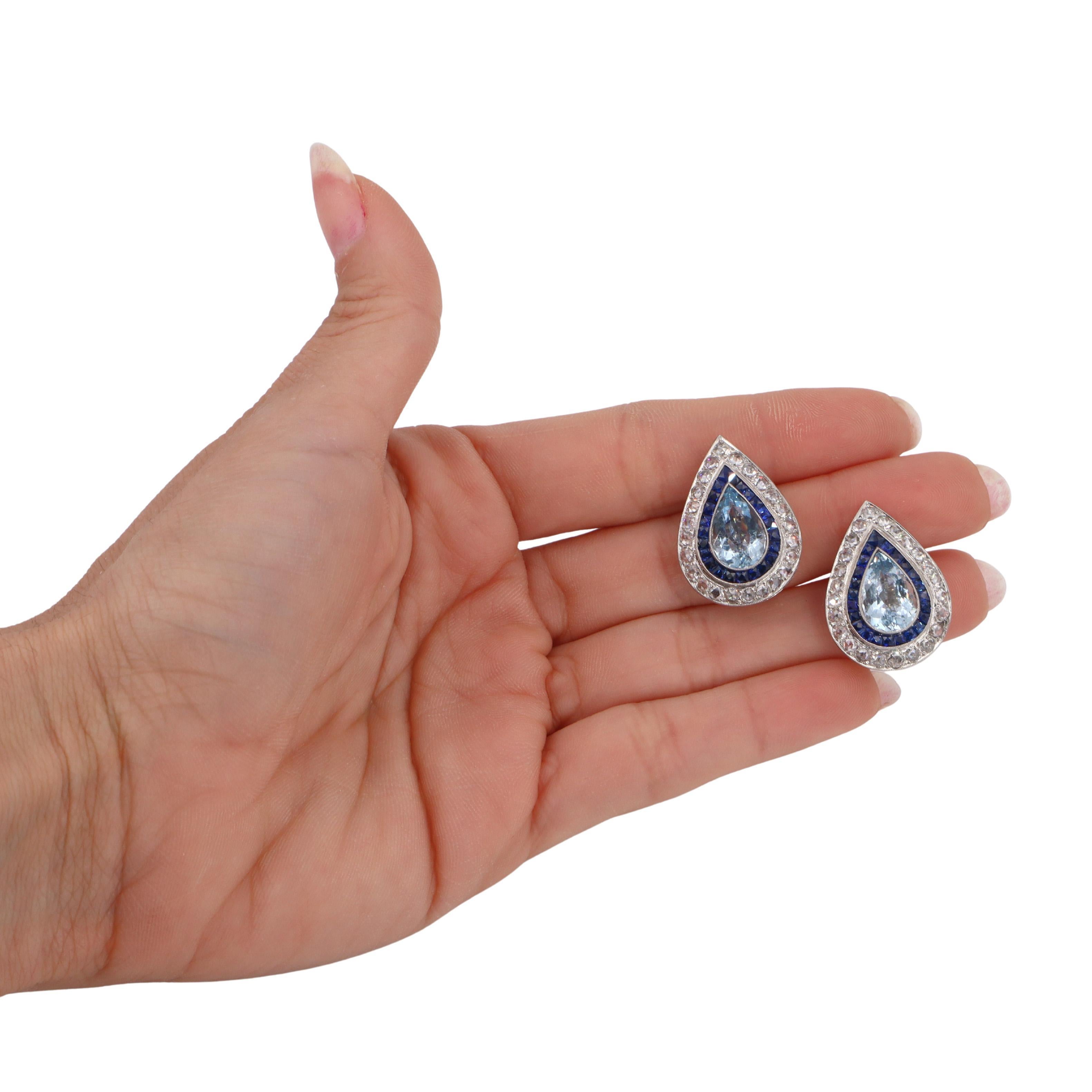 Orecchini moderni 1970 in platino con acquamarine, diamanti e zaffiri in vendita 1