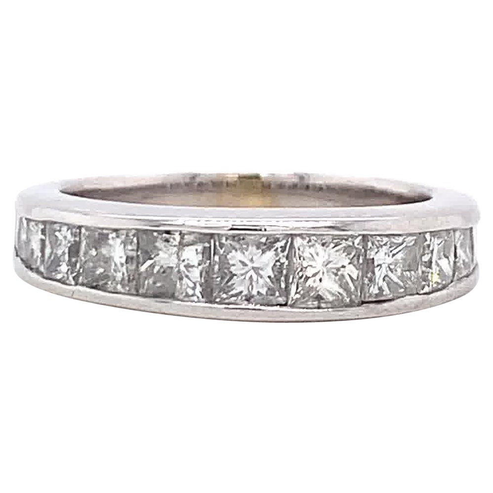 Moderna alianza de oro blanco de 14 quilates con diamantes talla princesa de 2 quilates