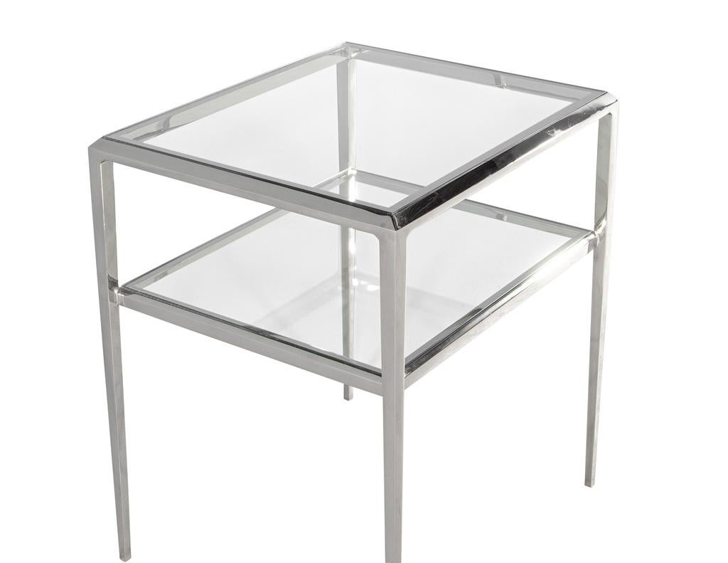 Américain Table d'appoint moderne à 2 niveaux en acier inoxydable en vente