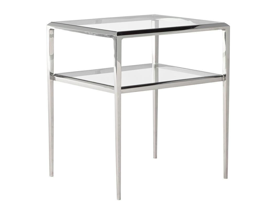 Acier inoxydable Table d'appoint moderne à 2 niveaux en acier inoxydable en vente