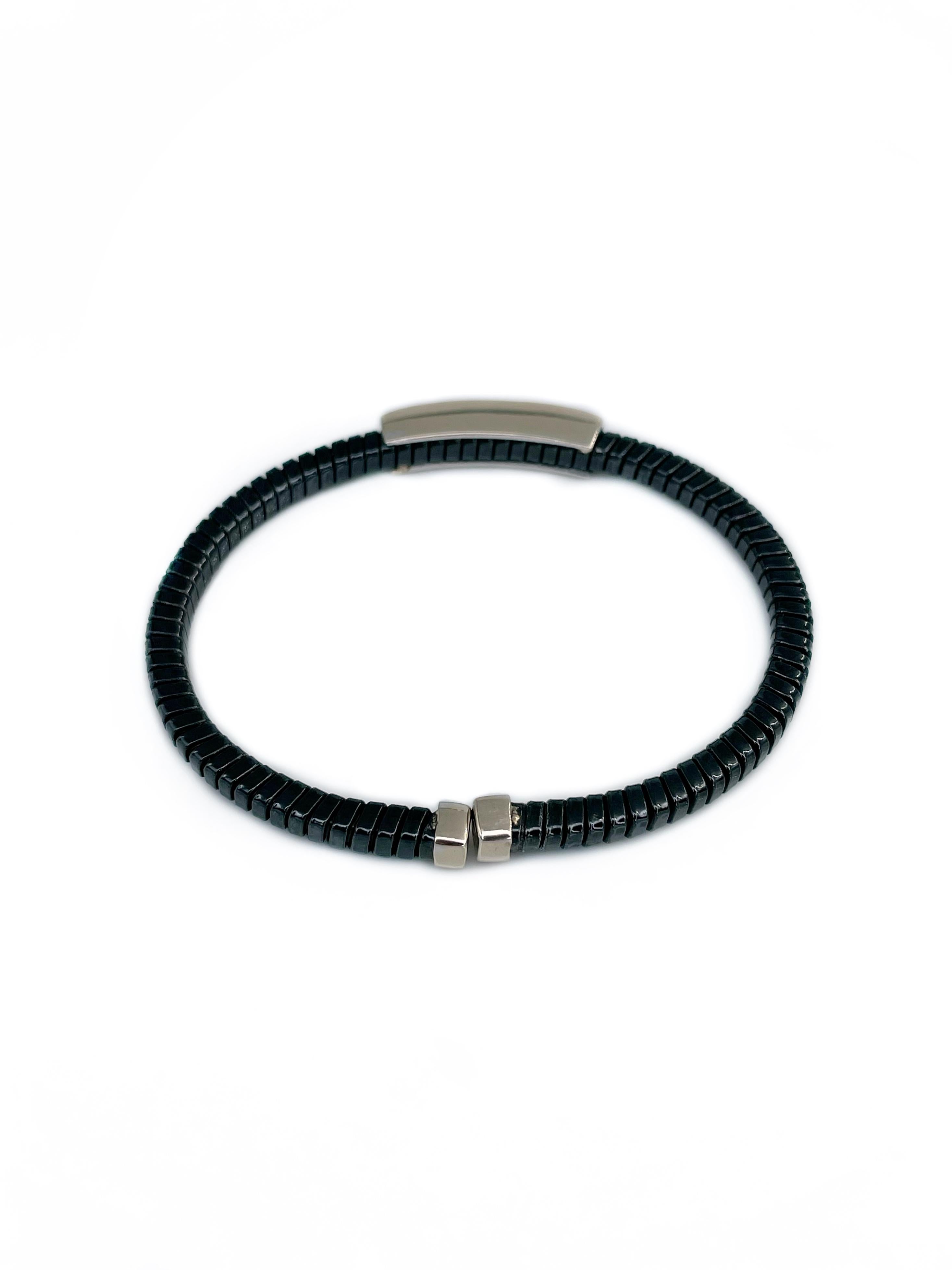 Women's or Men's Modern 2000s 18 Karat Gold Round Cut Diamond Black Cuff Bracelet