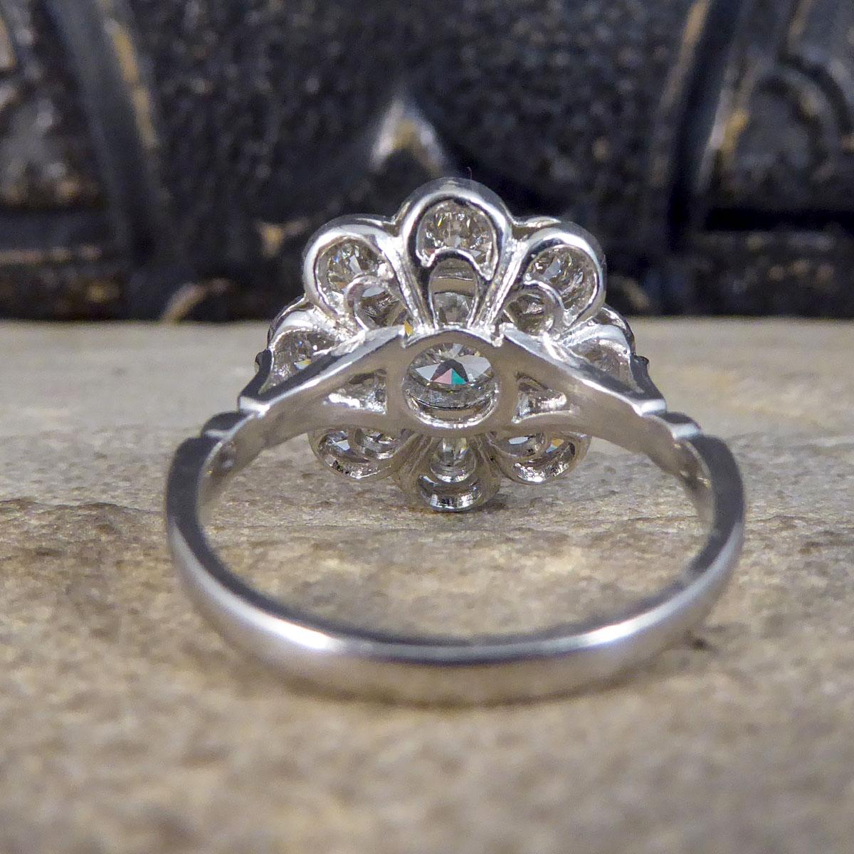 Art Deco Modern 2.02ct Diamond Daisy Cluster Ring Set in Platinum