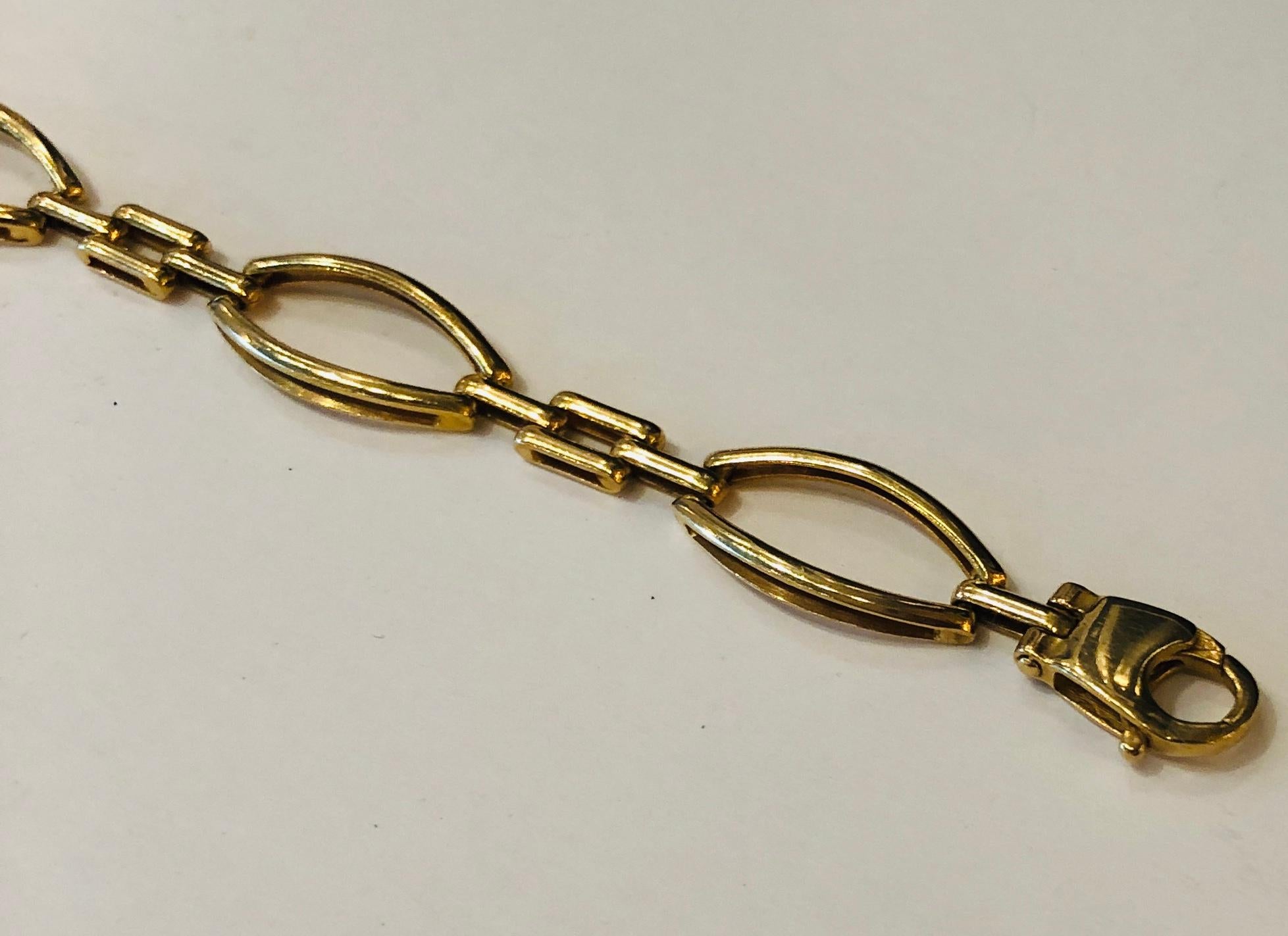 Modern Classic Stamped Italian 14-Karat Horse Bit Chain Link Bracelet with Claw Clasp For Sale