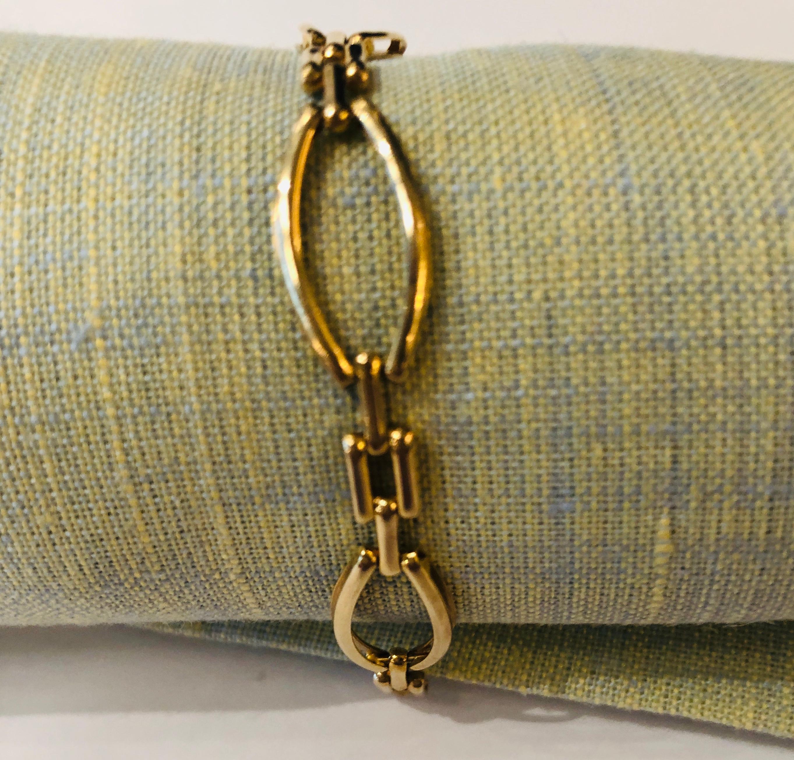 20th Century Classic Stamped Italian 14-Karat Horse Bit Chain Link Bracelet with Claw Clasp For Sale