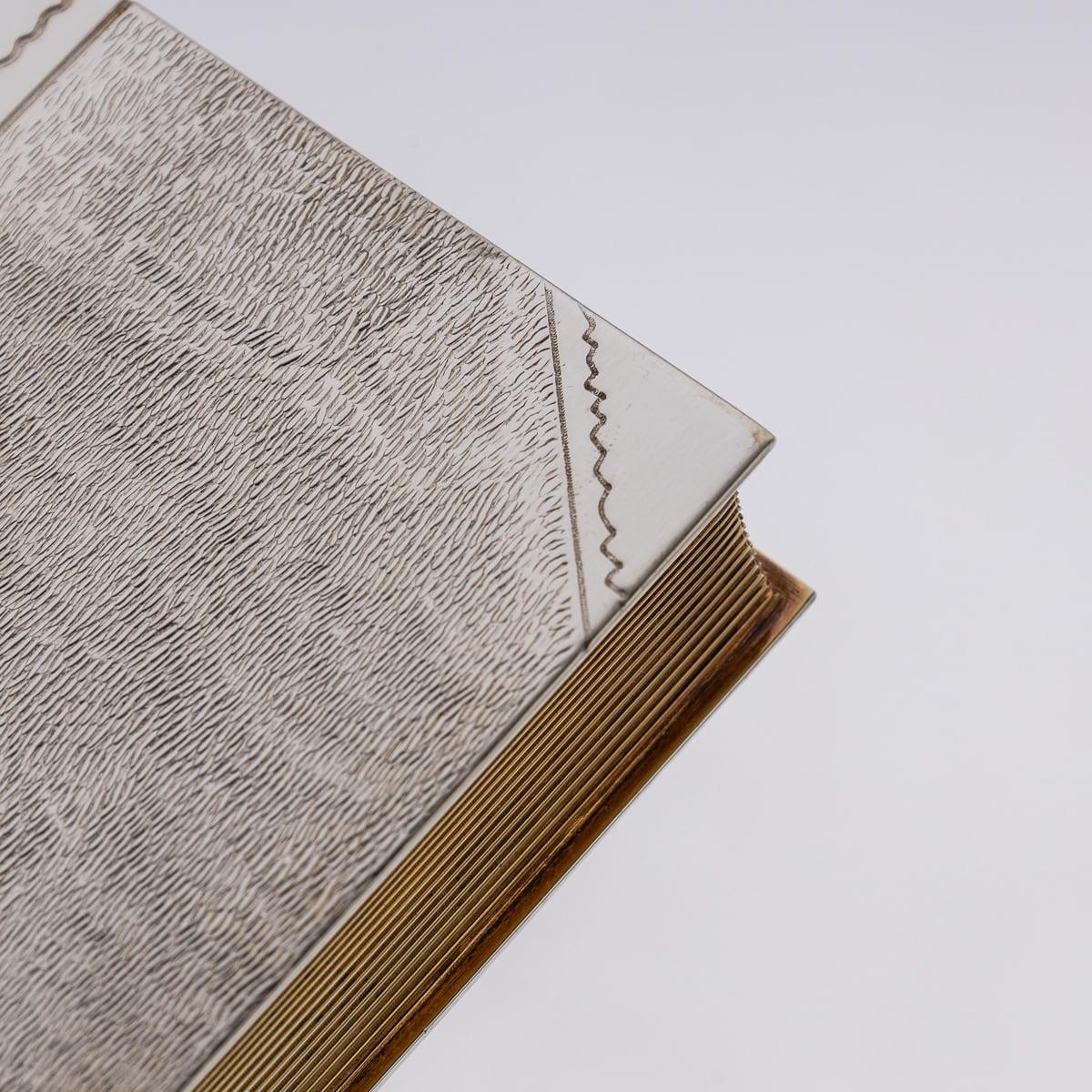 Scatola per sigari moderna a forma di libro in argento massiccio del 21° secolo, Londra c.2015 in vendita 6