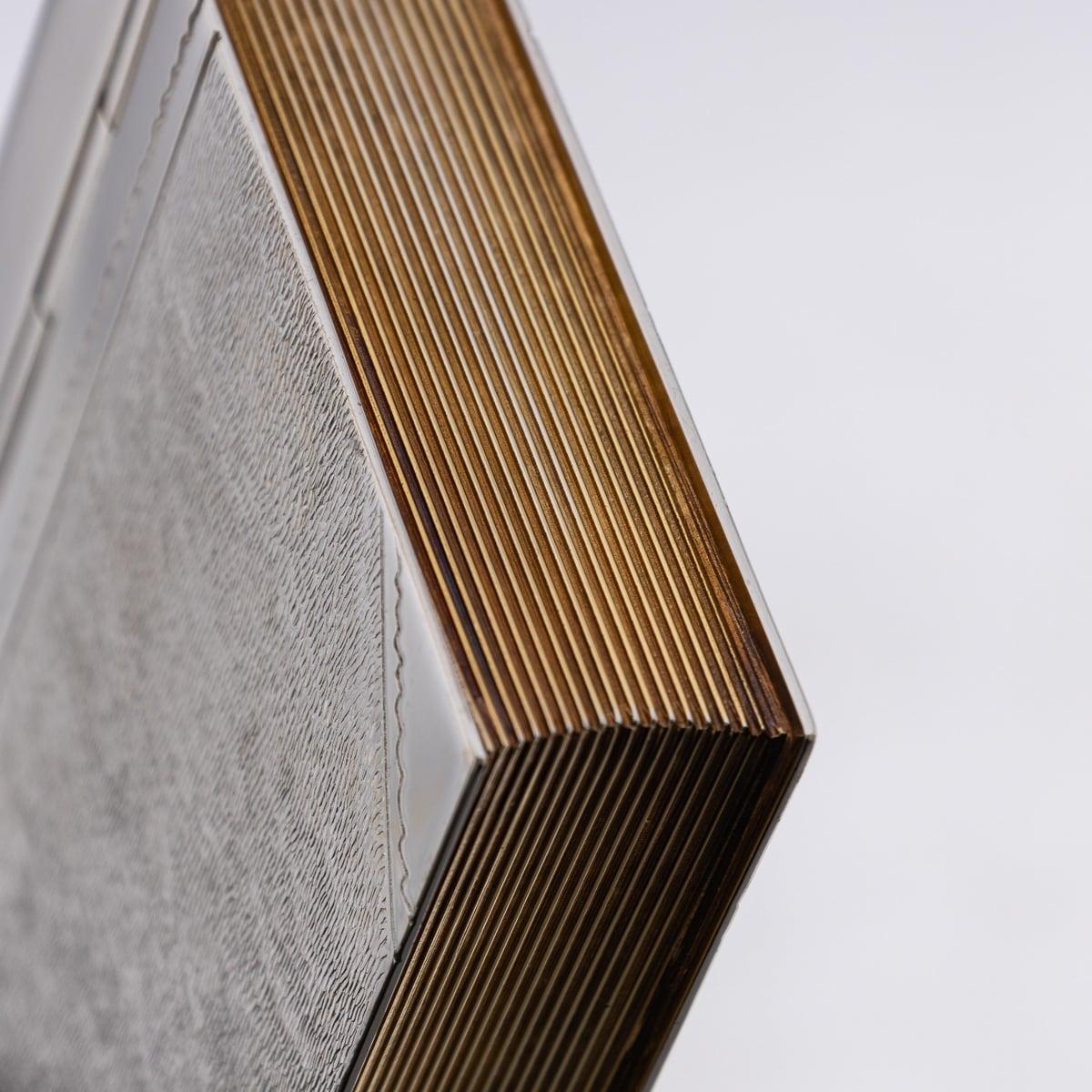 Scatola per sigari moderna a forma di libro in argento massiccio del 21° secolo, Londra c.2015 in vendita 9