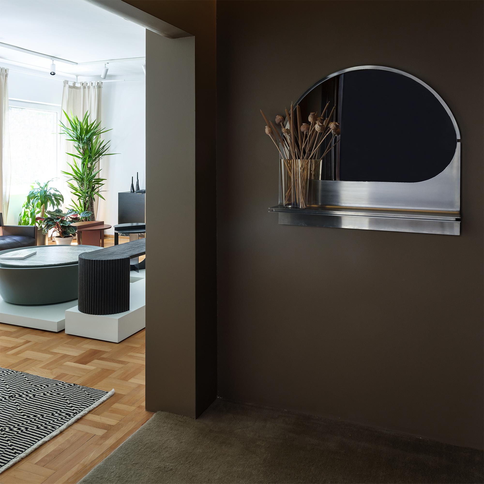 Moderne Modern, 21st Century, Stainless Steel, Bend, Wall Mirror, with Shelf en vente