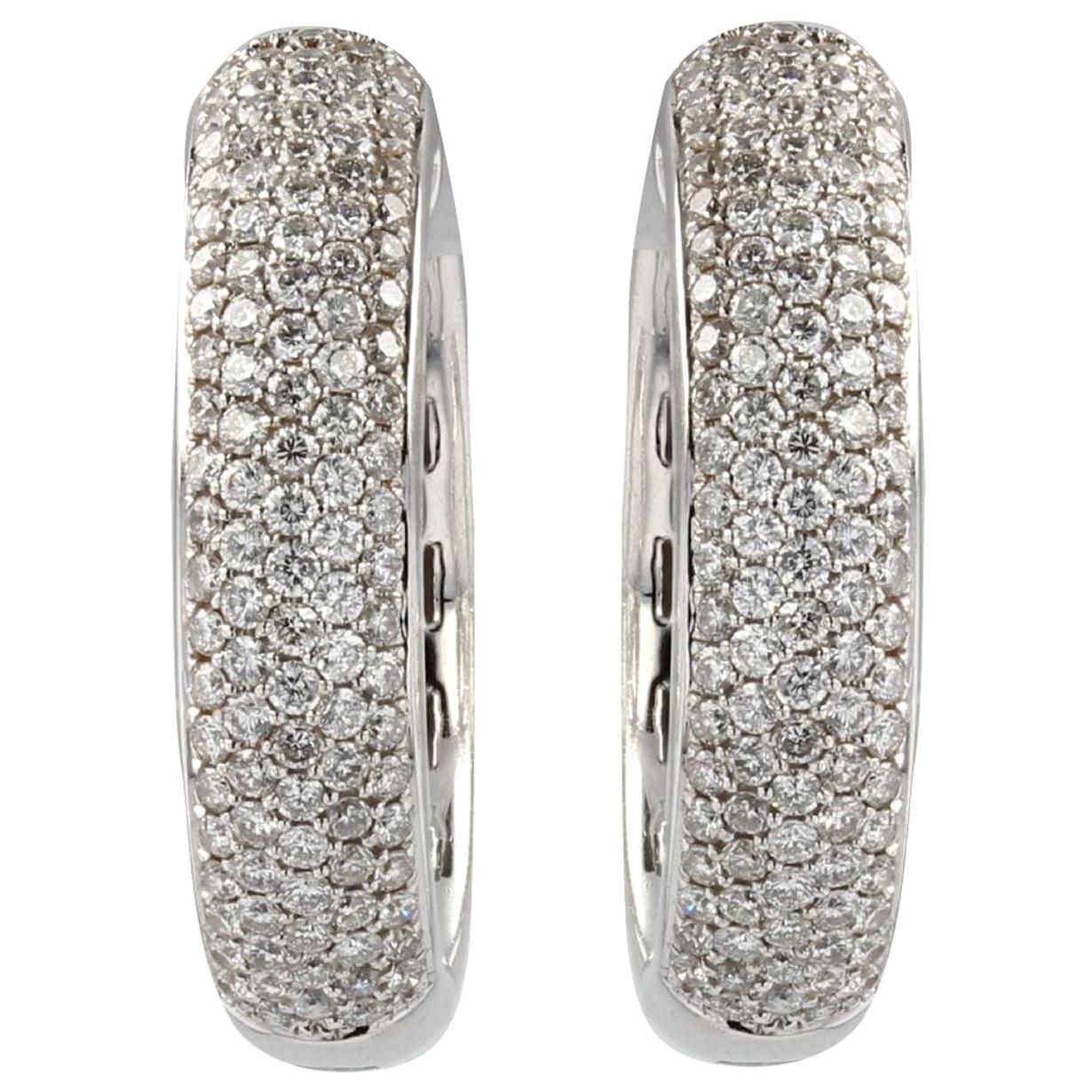 Modern 2.30 Carat Diamonds 18 Karat White Gold Earrings For Sale