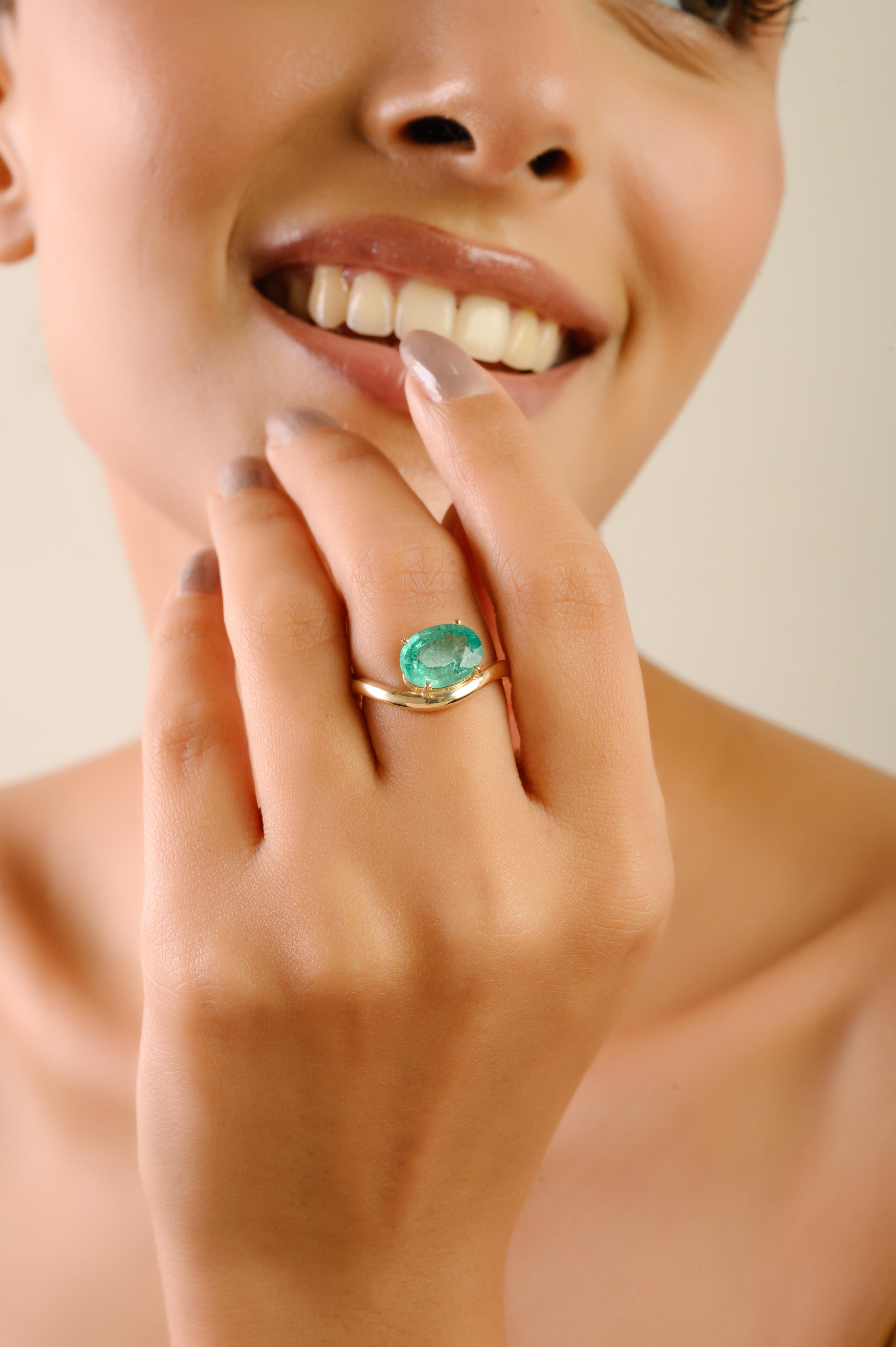 En venta: Moderno Anillo Solitario Ovalado de Esmeralda de 2,43 qt en Oro Amarillo de 14 quilates Regalo para Ella  6
