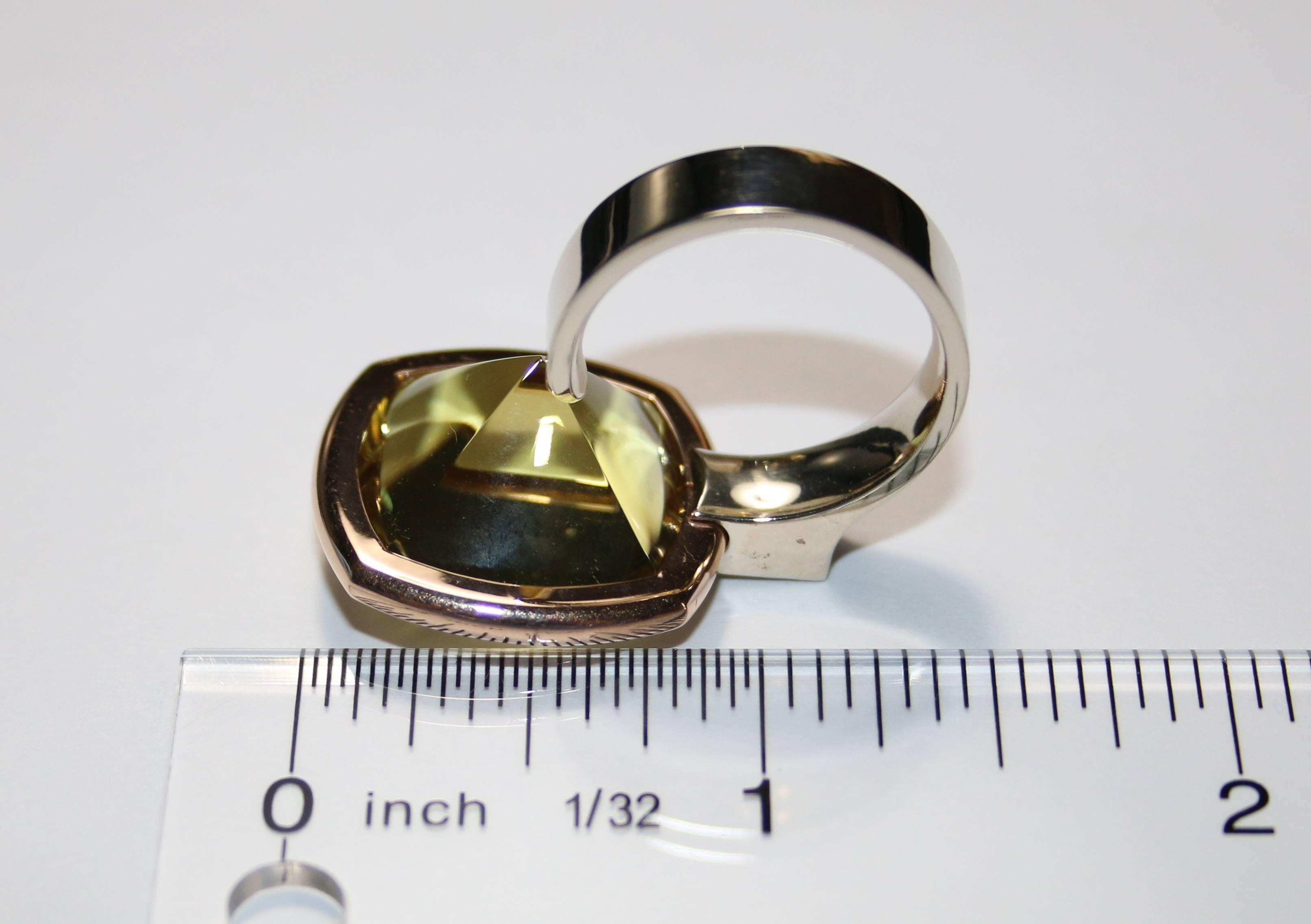 Modern 25.00 Carat Lemon Citrine and Diamond Gold Ring For Sale 2