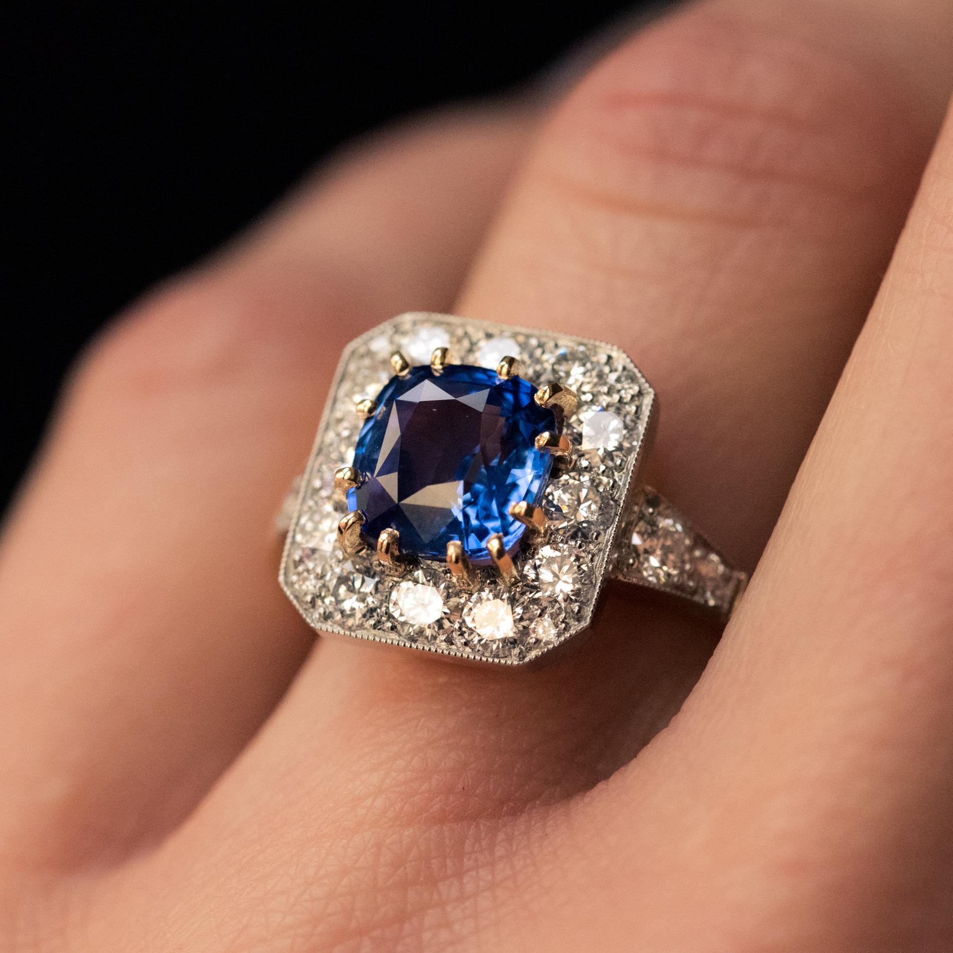 Modern 2.56 Blue Sapphire Diamonds 18 Karat Yellow Gold Octogonal Ring 5