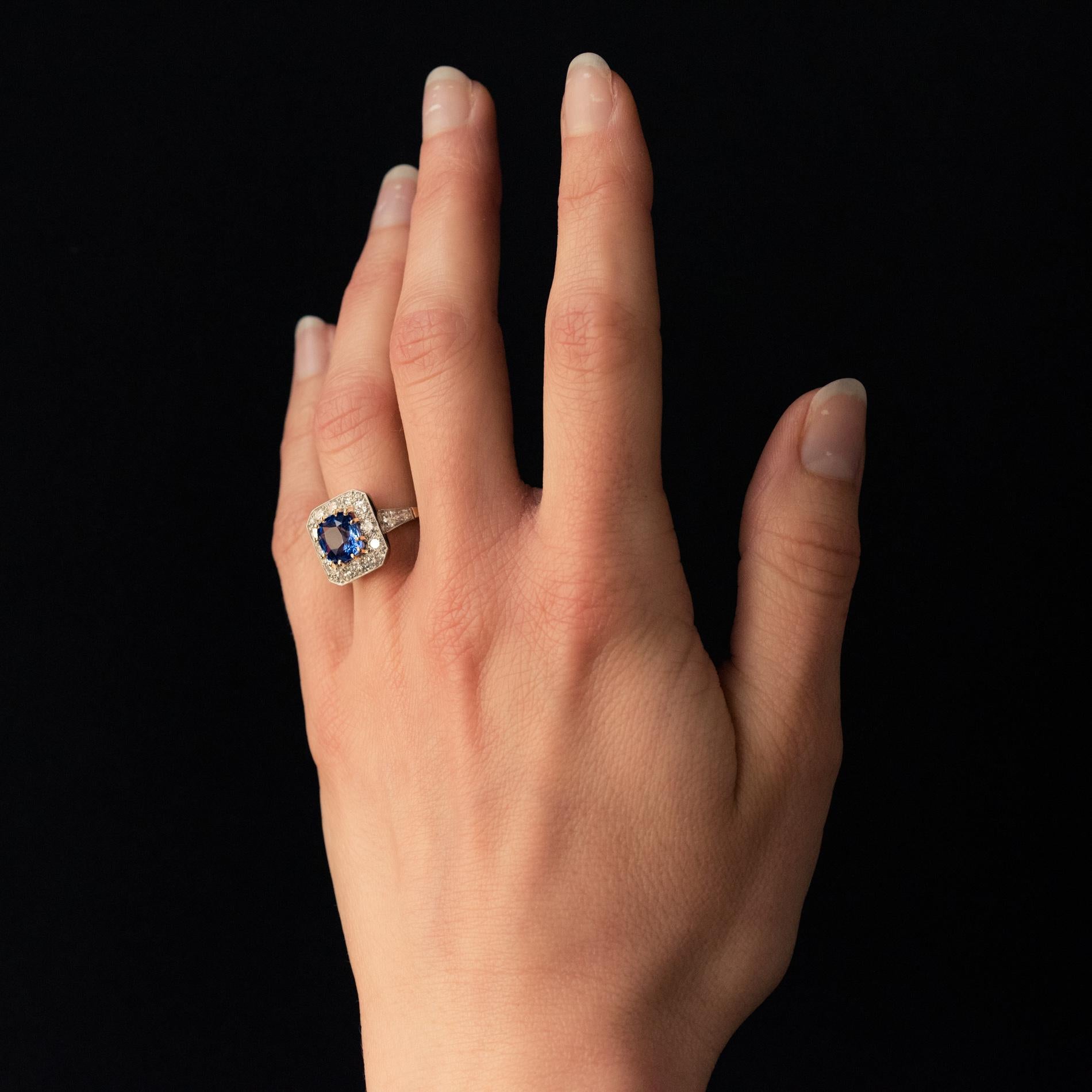 Modern 2.56 Blue Sapphire Diamonds 18 Karat Yellow Gold Octogonal Ring 7
