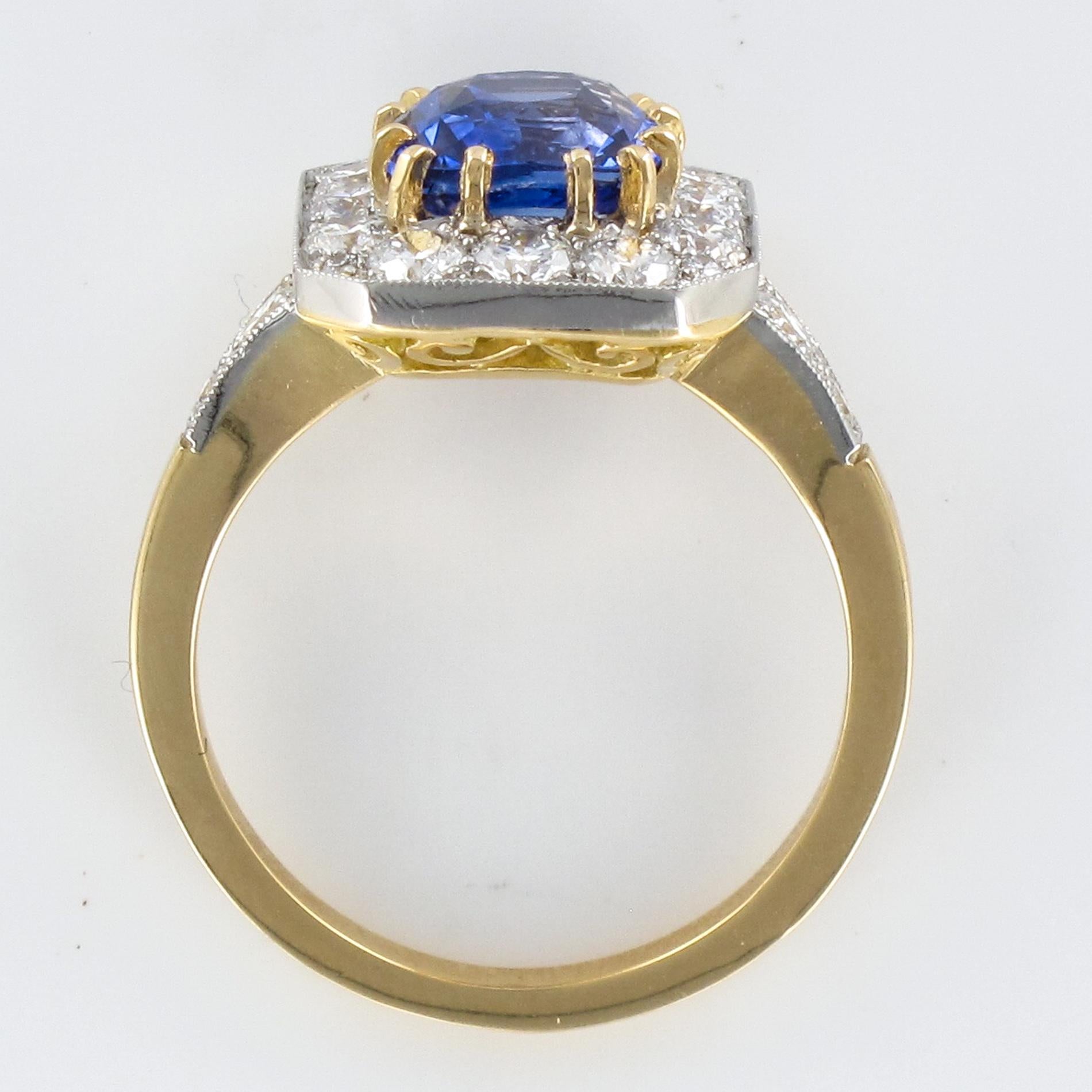 Modern 2.56 Blue Sapphire Diamonds 18 Karat Yellow Gold Octogonal Ring 11
