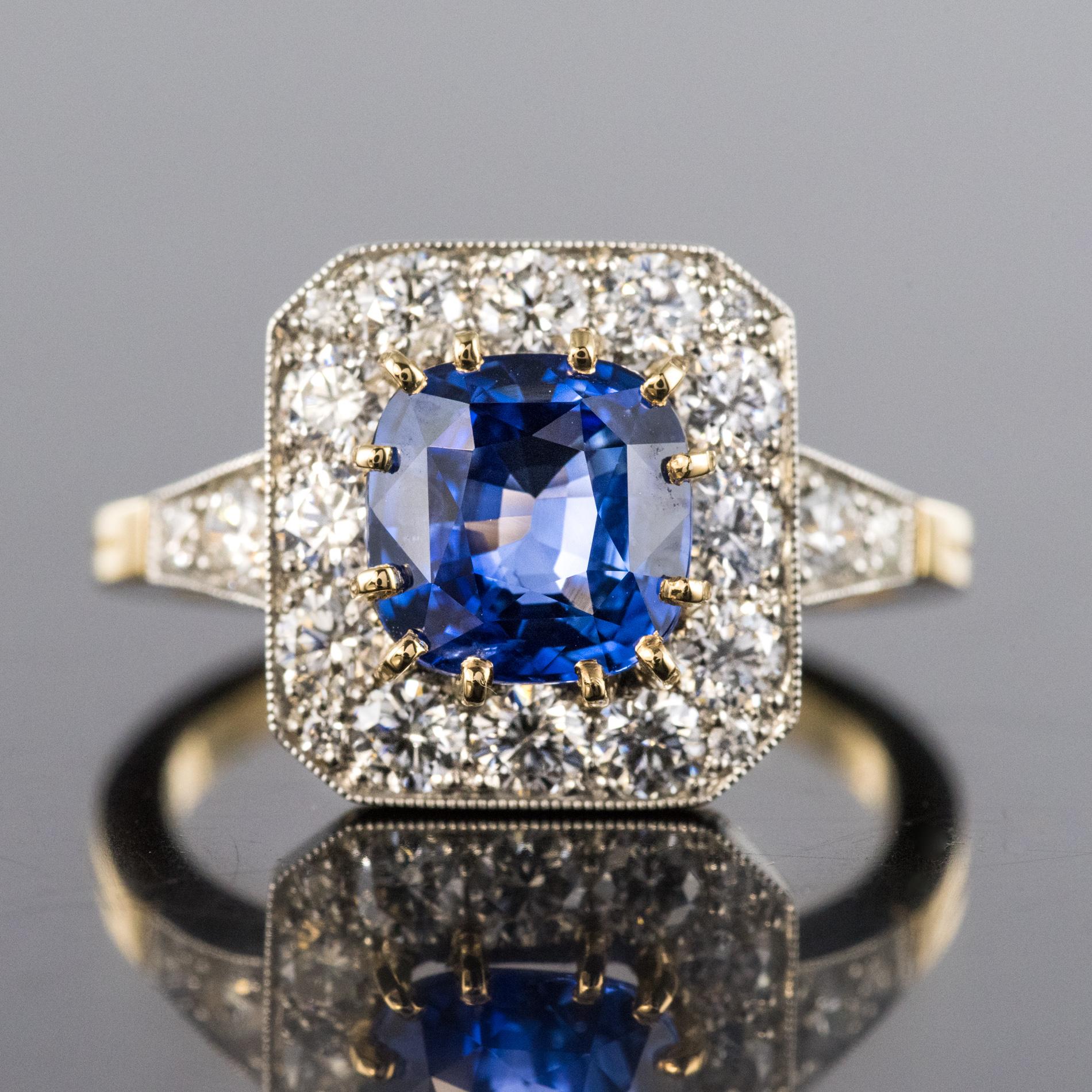Cushion Cut Modern 2.56 Blue Sapphire Diamonds 18 Karat Yellow Gold Octogonal Ring