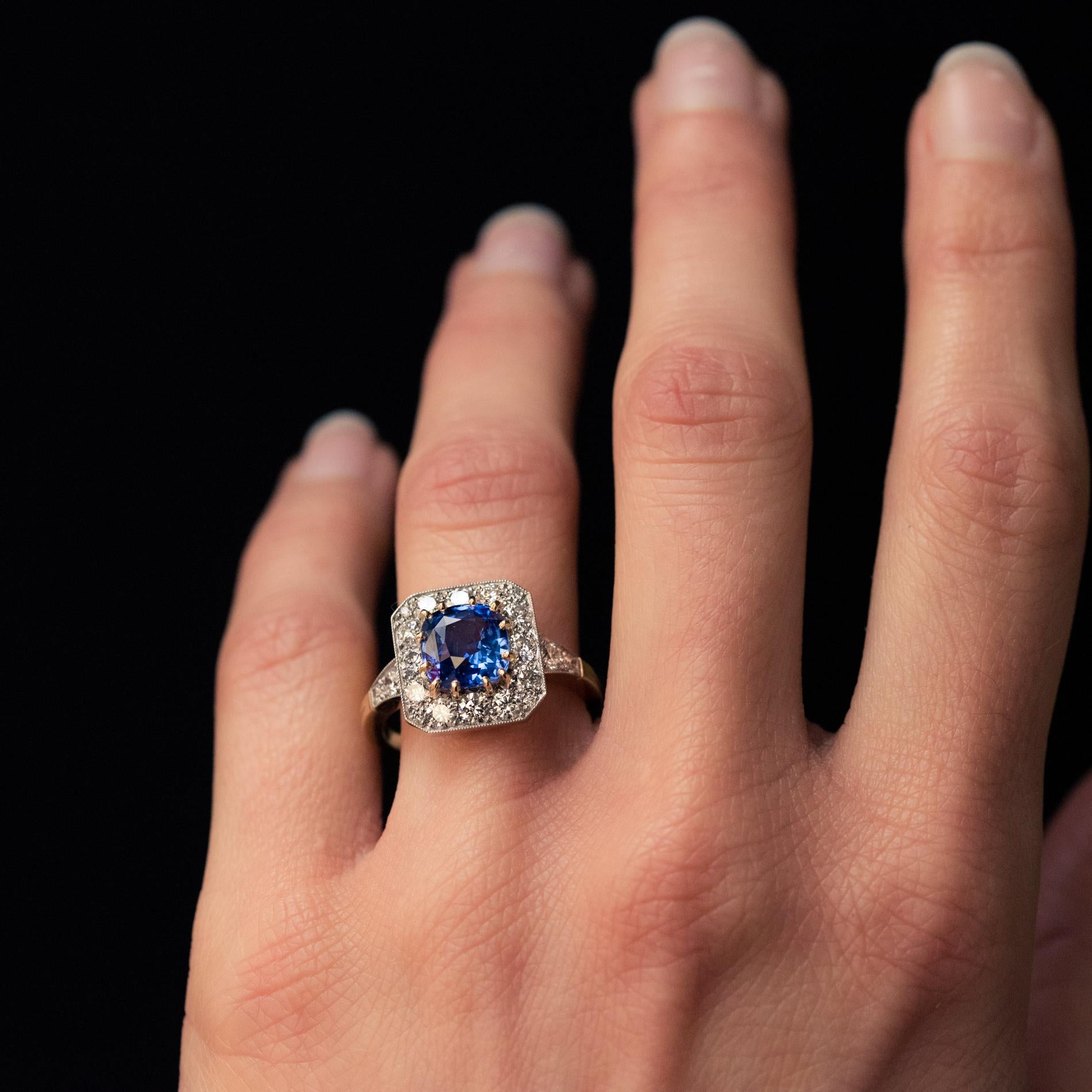 Modern 2.56 Blue Sapphire Diamonds 18 Karat Yellow Gold Octogonal Ring In New Condition In Poitiers, FR